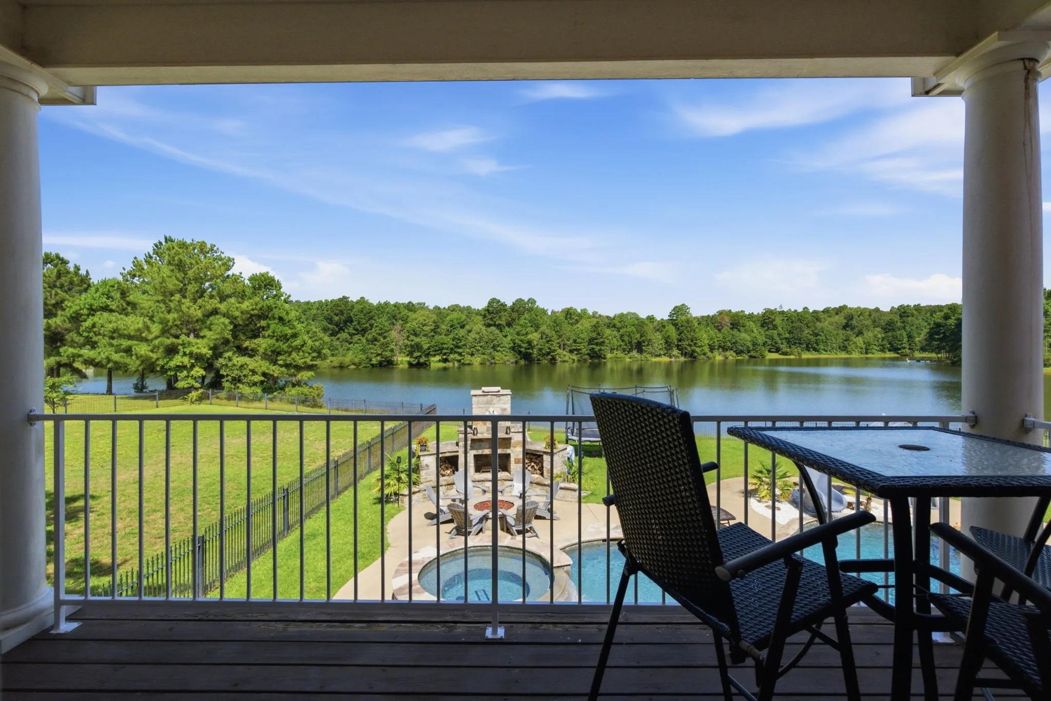 Single Family Residence For Sale in Smith County , 10936 Deer Creek Drive, Tyler, Texas 75707, 4 Bedroom, 4 Bathroom, 2 Garage spaces, 3,912 Sqft, built in 2002, mls#21383658, Real Estate Agent in Tyler, Homes For Sale in Smith county, Homes For Sale in Tyler, Realtor in Tyler Texas, Real Estate Brokerage Independent Realty Texas, Luminita Cordes Realtor