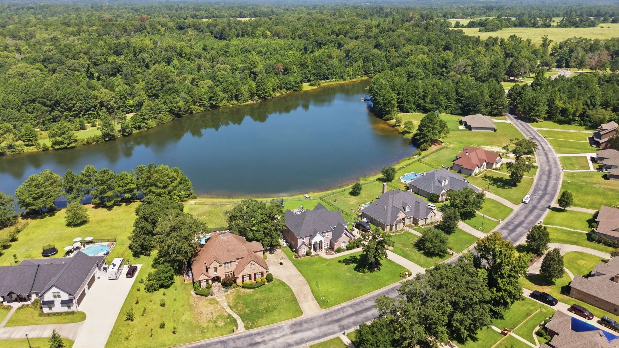 Single Family Residence For Sale in Smith County , 10936 Deer Creek Drive, Tyler, Texas 75707, 4 Bedroom, 4 Bathroom, 2 Garage spaces, 3,912 Sqft, built in 2002, mls#21383658, Real Estate Agent in Tyler, Homes For Sale in Smith county, Homes For Sale in Tyler, Realtor in Tyler Texas, Real Estate Brokerage Independent Realty Texas, Luminita Cordes Realtor