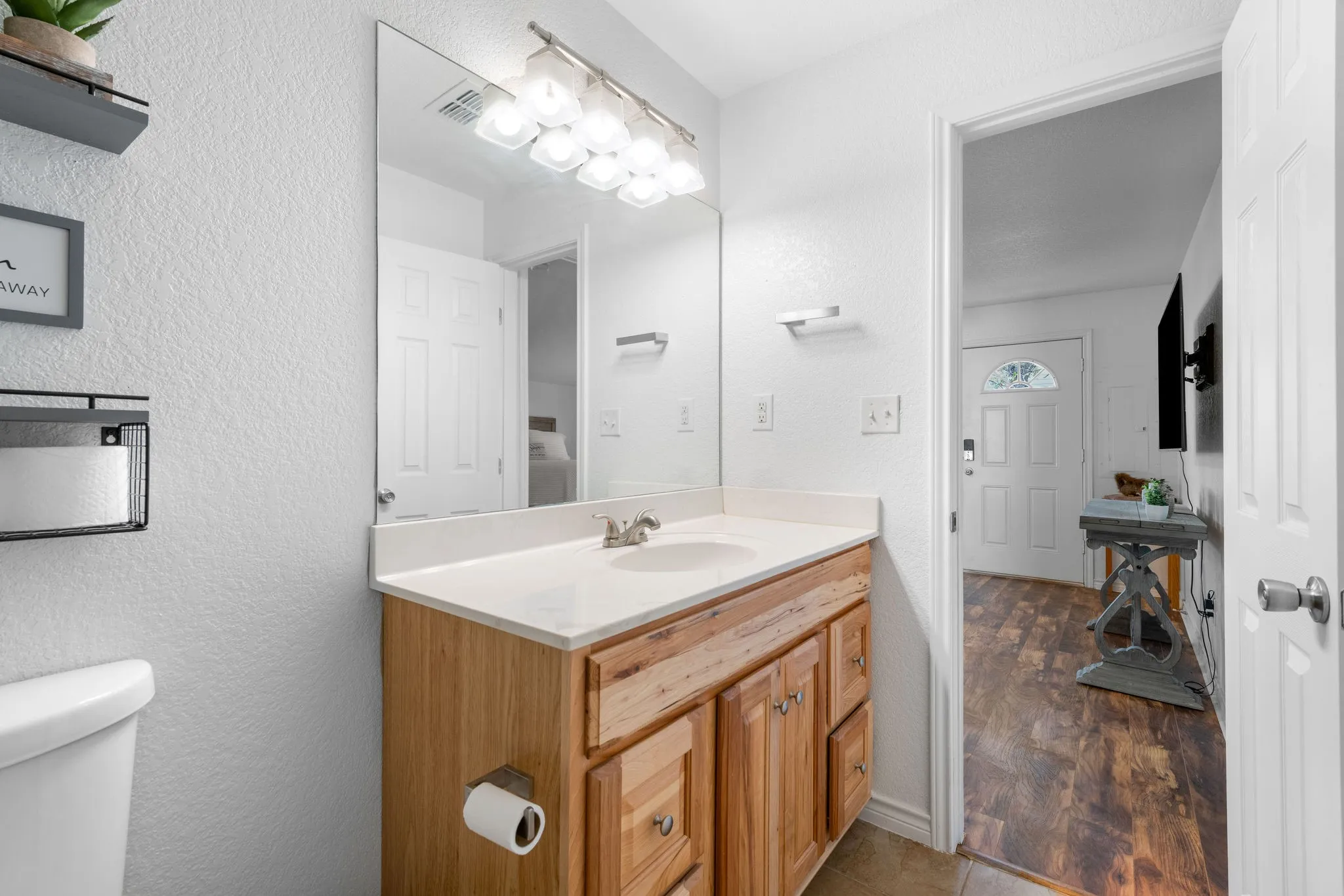 Single Family Residence For Sale in Eastland County , 969 N Shore Drive, Cisco, Texas 76437, 3 Bedroom, 2 Bathroom, Garage spaces, 1,168 Sqft, built in 1945, mls#21383661, Real Estate Agent in Cisco, Homes For Sale in Eastland county, Homes For Sale in Cisco, Realtor in Cisco Texas, Real Estate Brokerage Independent Realty Texas, Luminita Cordes Realtor