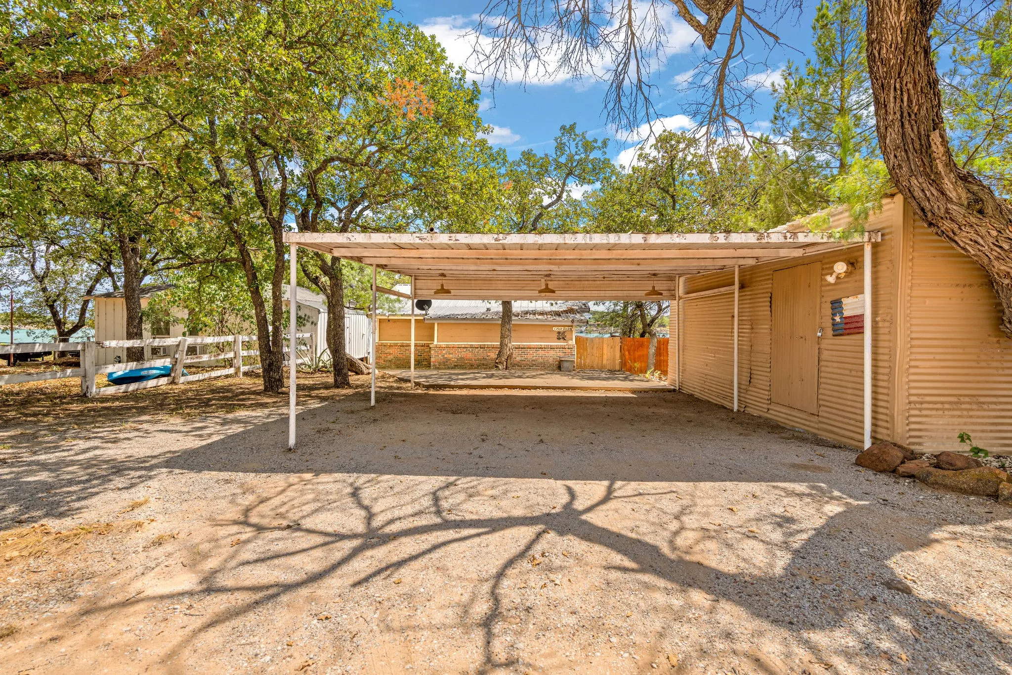 Single Family Residence For Sale in Eastland County , 969 N Shore Drive, Cisco, Texas 76437, 3 Bedroom, 2 Bathroom, Garage spaces, 1,168 Sqft, built in 1945, mls#21383661, Real Estate Agent in Cisco, Homes For Sale in Eastland county, Homes For Sale in Cisco, Realtor in Cisco Texas, Real Estate Brokerage Independent Realty Texas, Luminita Cordes Realtor