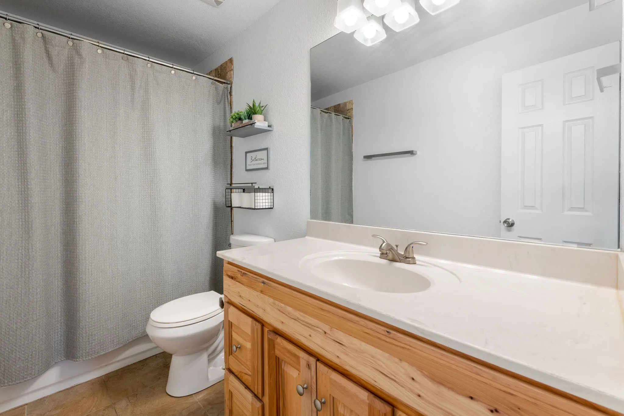 Single Family Residence For Sale in Eastland County , 969 N Shore Drive, Cisco, Texas 76437, 3 Bedroom, 2 Bathroom, Garage spaces, 1,168 Sqft, built in 1945, mls#21383661, Real Estate Agent in Cisco, Homes For Sale in Eastland county, Homes For Sale in Cisco, Realtor in Cisco Texas, Real Estate Brokerage Independent Realty Texas, Luminita Cordes Realtor