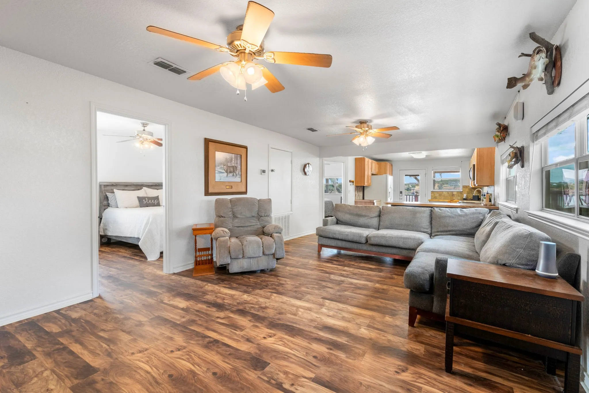 Single Family Residence For Sale in Eastland County , 969 N Shore Drive, Cisco, Texas 76437, 3 Bedroom, 2 Bathroom, Garage spaces, 1,168 Sqft, built in 1945, mls#21383661, Real Estate Agent in Cisco, Homes For Sale in Eastland county, Homes For Sale in Cisco, Realtor in Cisco Texas, Real Estate Brokerage Independent Realty Texas, Luminita Cordes Realtor