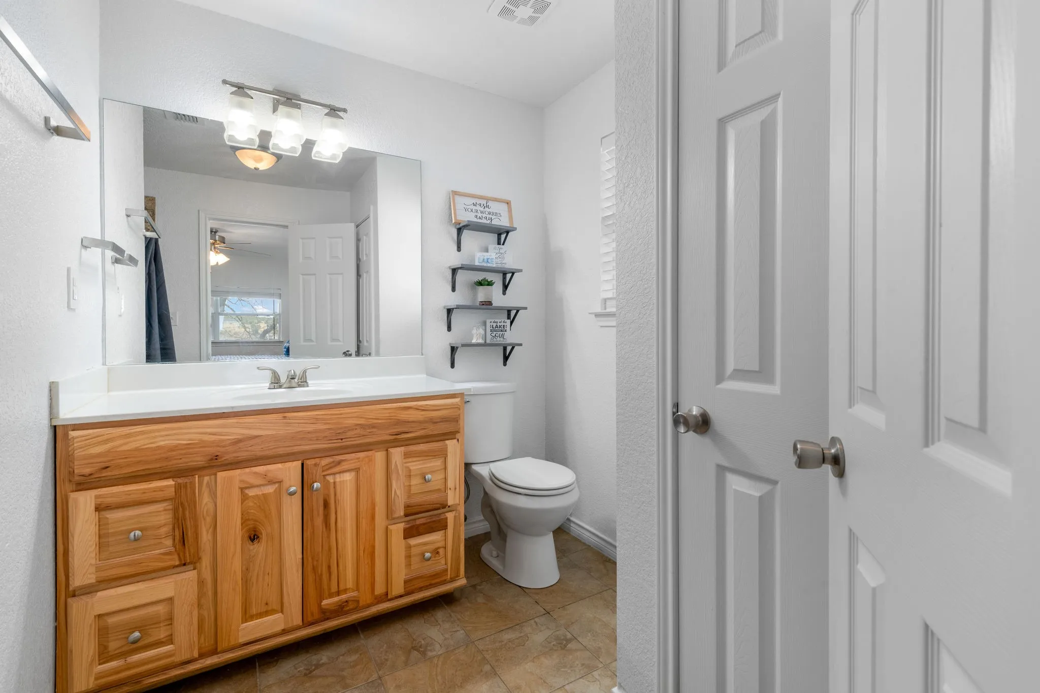 Single Family Residence For Sale in Eastland County , 969 N Shore Drive, Cisco, Texas 76437, 3 Bedroom, 2 Bathroom, Garage spaces, 1,168 Sqft, built in 1945, mls#21383661, Real Estate Agent in Cisco, Homes For Sale in Eastland county, Homes For Sale in Cisco, Realtor in Cisco Texas, Real Estate Brokerage Independent Realty Texas, Luminita Cordes Realtor