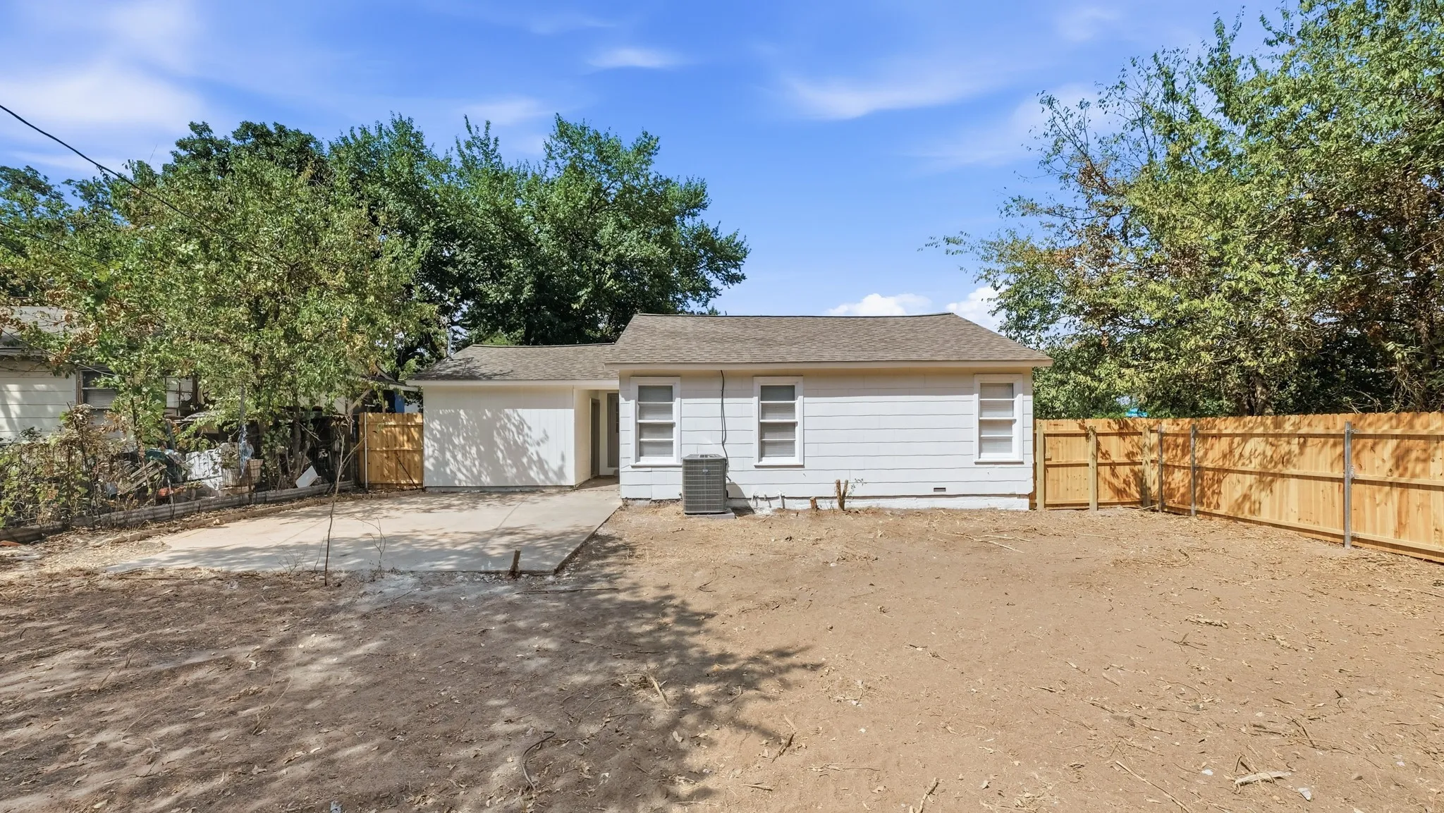 Single Family Residence For Sale in Tarrant County , 3728 Hardeman Street, Fort Worth, Texas 76119, 2 Bedroom, 1 Bathroom, 1 Garage spaces, 841 Sqft, built in 1952, mls#21383663, Real Estate Agent in Fort Worth, Homes For Sale in Tarrant county, Homes For Sale in Fort Worth, Realtor in Fort Worth Texas, Real Estate Brokerage Independent Realty Texas, Luminita Cordes Realtor