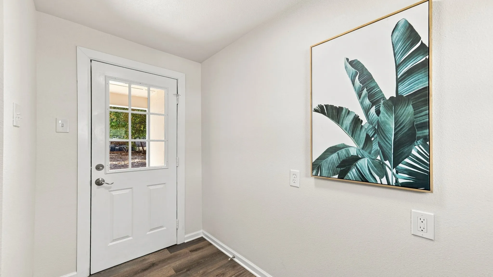 Single Family Residence For Sale in Tarrant County , 3728 Hardeman Street, Fort Worth, Texas 76119, 2 Bedroom, 1 Bathroom, 1 Garage spaces, 841 Sqft, built in 1952, mls#21383663, Real Estate Agent in Fort Worth, Homes For Sale in Tarrant county, Homes For Sale in Fort Worth, Realtor in Fort Worth Texas, Real Estate Brokerage Independent Realty Texas, Luminita Cordes Realtor