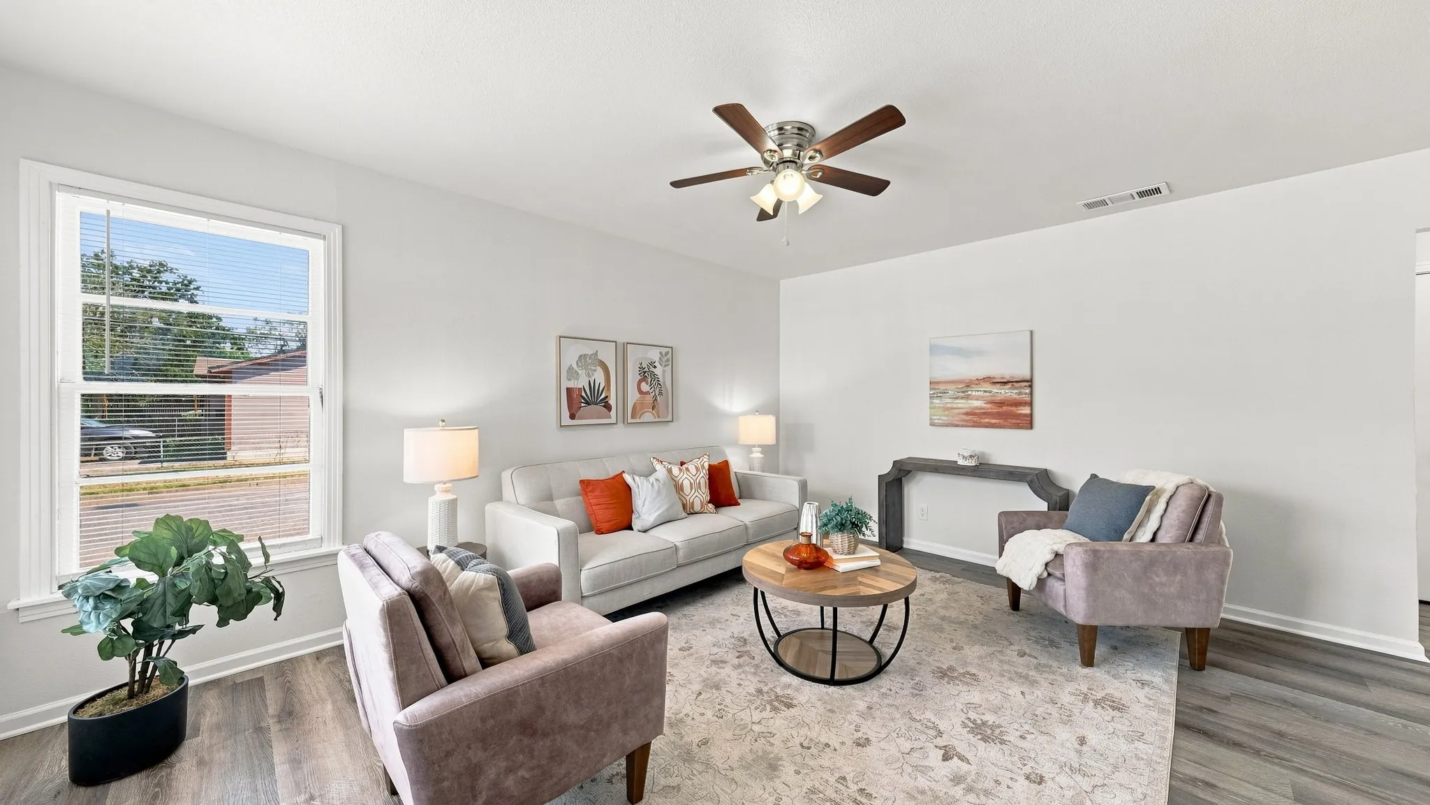 Single Family Residence For Sale in Tarrant County , 3728 Hardeman Street, Fort Worth, Texas 76119, 2 Bedroom, 1 Bathroom, 1 Garage spaces, 841 Sqft, built in 1952, mls#21383663, Real Estate Agent in Fort Worth, Homes For Sale in Tarrant county, Homes For Sale in Fort Worth, Realtor in Fort Worth Texas, Real Estate Brokerage Independent Realty Texas, Luminita Cordes Realtor