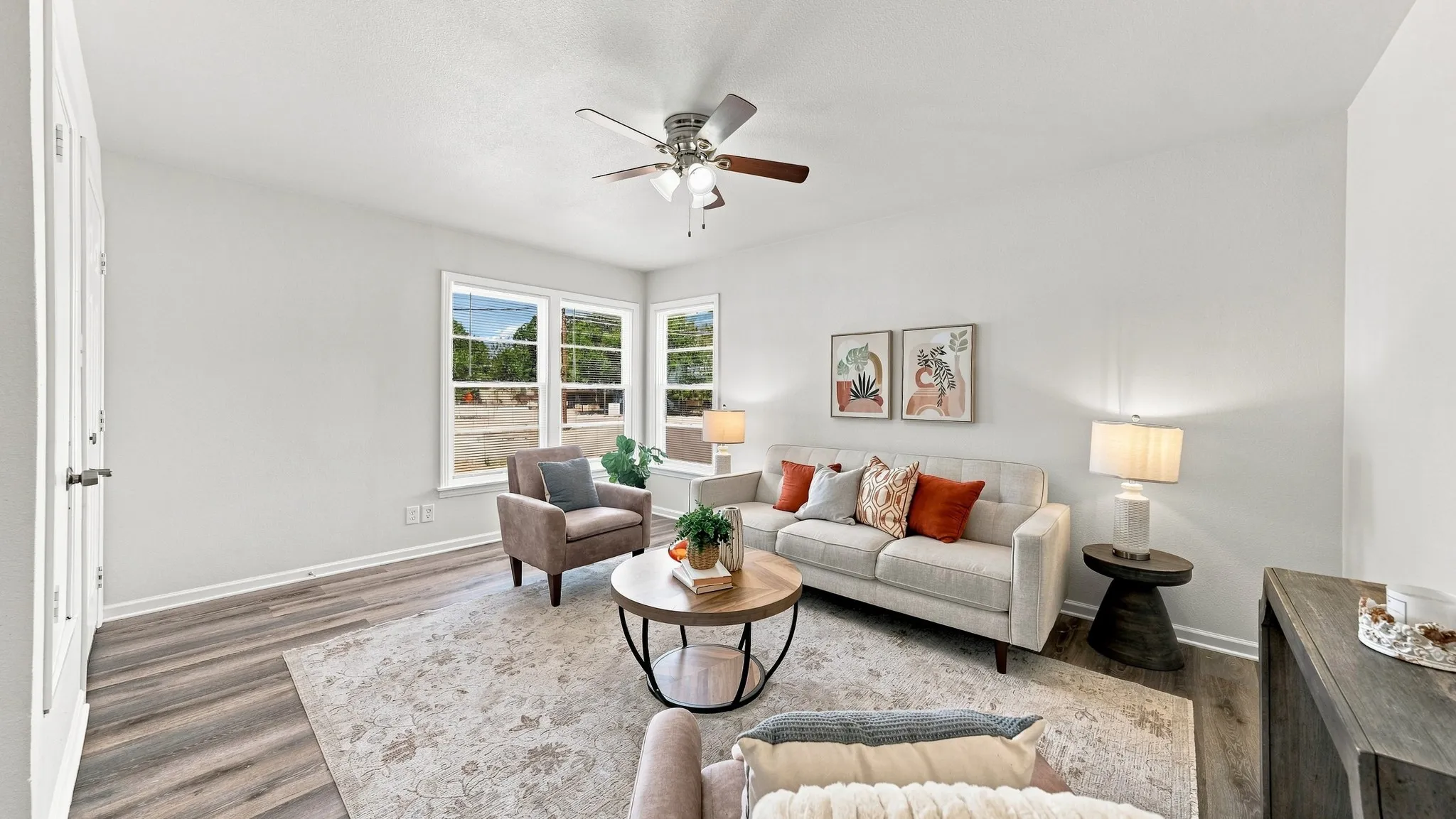 Single Family Residence For Sale in Tarrant County , 3728 Hardeman Street, Fort Worth, Texas 76119, 2 Bedroom, 1 Bathroom, 1 Garage spaces, 841 Sqft, built in 1952, mls#21383663, Real Estate Agent in Fort Worth, Homes For Sale in Tarrant county, Homes For Sale in Fort Worth, Realtor in Fort Worth Texas, Real Estate Brokerage Independent Realty Texas, Luminita Cordes Realtor