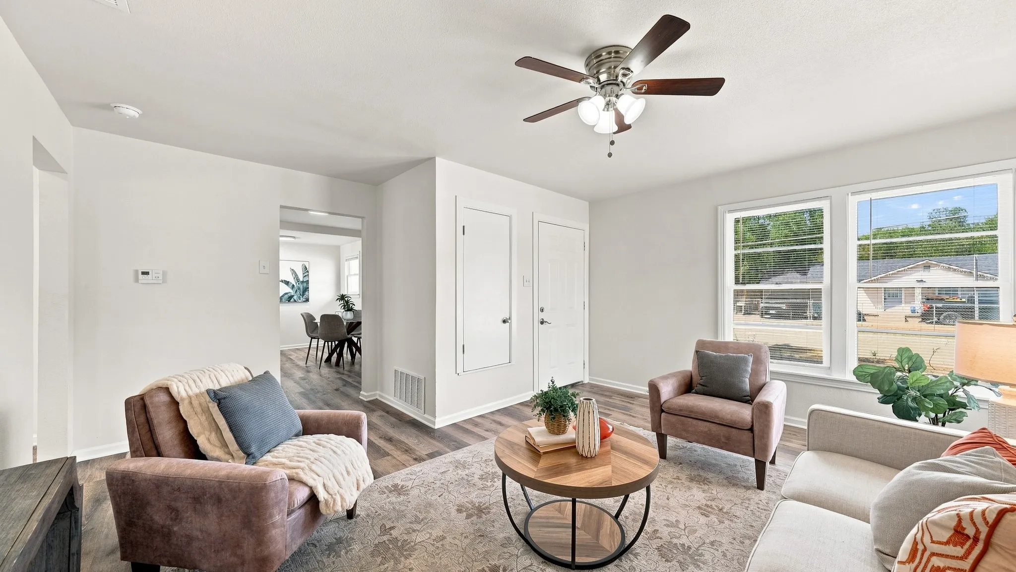 Single Family Residence For Sale in Tarrant County , 3728 Hardeman Street, Fort Worth, Texas 76119, 2 Bedroom, 1 Bathroom, 1 Garage spaces, 841 Sqft, built in 1952, mls#21383663, Real Estate Agent in Fort Worth, Homes For Sale in Tarrant county, Homes For Sale in Fort Worth, Realtor in Fort Worth Texas, Real Estate Brokerage Independent Realty Texas, Luminita Cordes Realtor