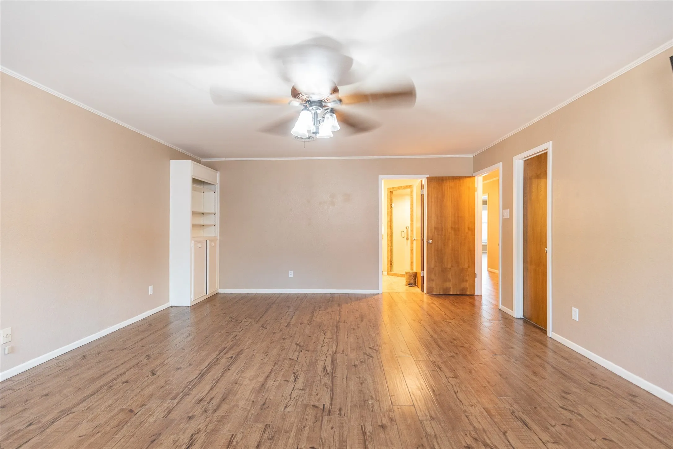 Single Family Residence For Sale in Taylor County , 55 Surrey Square, Abilene, Texas 79606, 3 Bedroom, 4 Bathroom, 2 Garage spaces, 2,454 Sqft, built in 1980, mls#21335706, Real Estate Agent in Abilene, Homes For Sale in Taylor county, Homes For Sale in Abilene, Realtor in Abilene Texas, Real Estate Brokerage Independent Realty Texas, Luminita Cordes Realtor