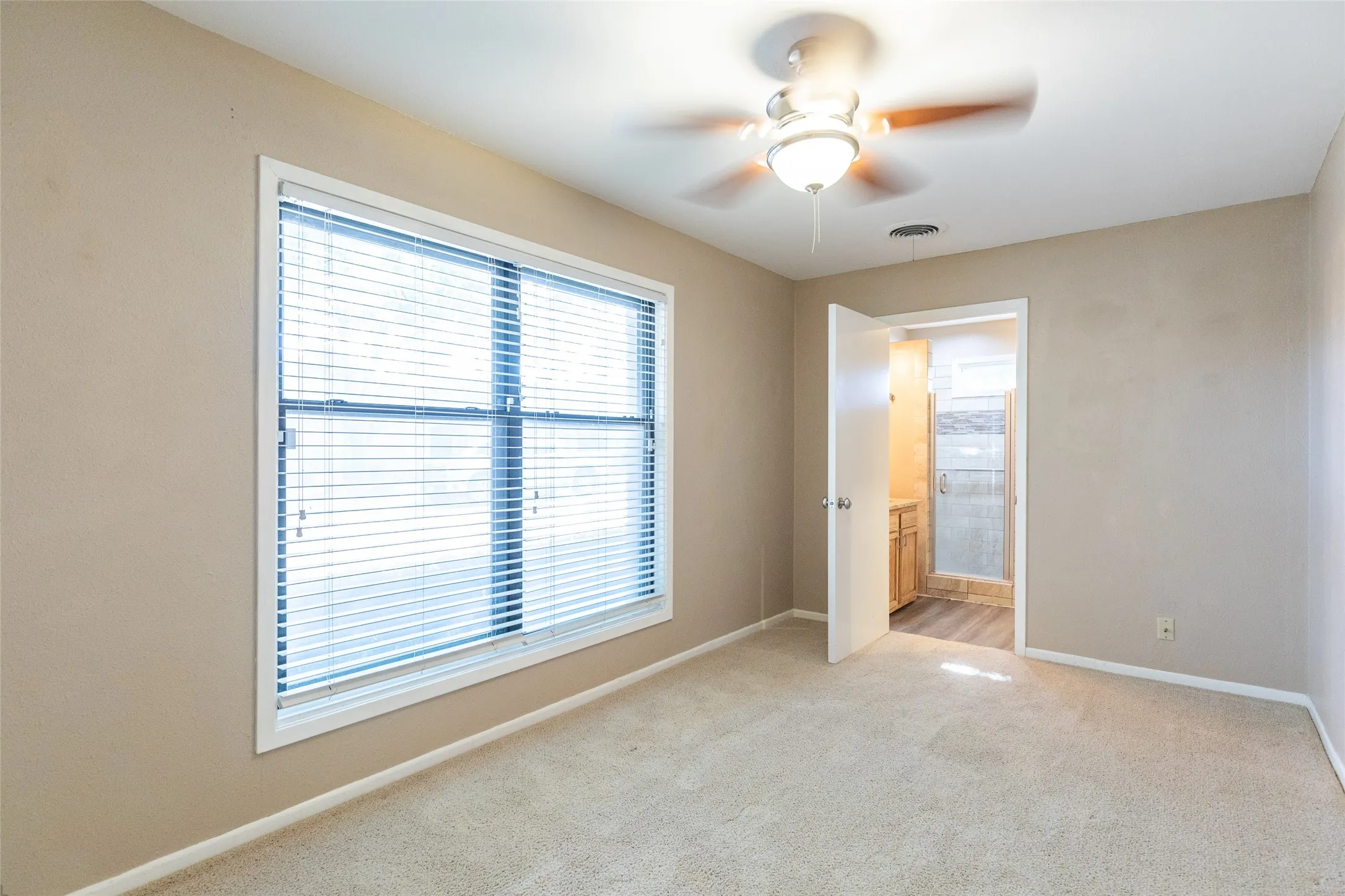 Single Family Residence For Sale in Taylor County , 55 Surrey Square, Abilene, Texas 79606, 3 Bedroom, 4 Bathroom, 2 Garage spaces, 2,454 Sqft, built in 1980, mls#21335706, Real Estate Agent in Abilene, Homes For Sale in Taylor county, Homes For Sale in Abilene, Realtor in Abilene Texas, Real Estate Brokerage Independent Realty Texas, Luminita Cordes Realtor