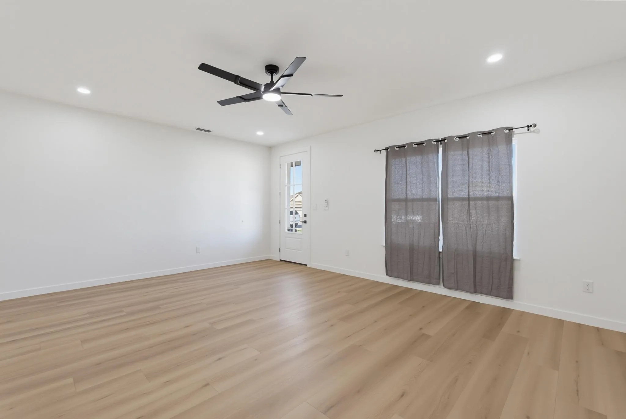 Single Family Residence For Rent in Taylor County , 7659 Lake Ridge Parkway, Abilene, Texas 79602, 3 Bedroom, 2 Bathroom, 2 Garage spaces, 1,650 Sqft, built in 2026, mls#21382036, Real Estate Agent in Abilene, Homes For Rent in Taylor county, Homes For Rent in Abilene, Realtor in Abilene Texas, Real Estate Brokerage Independent Realty Texas, Luminita Cordes Realtor