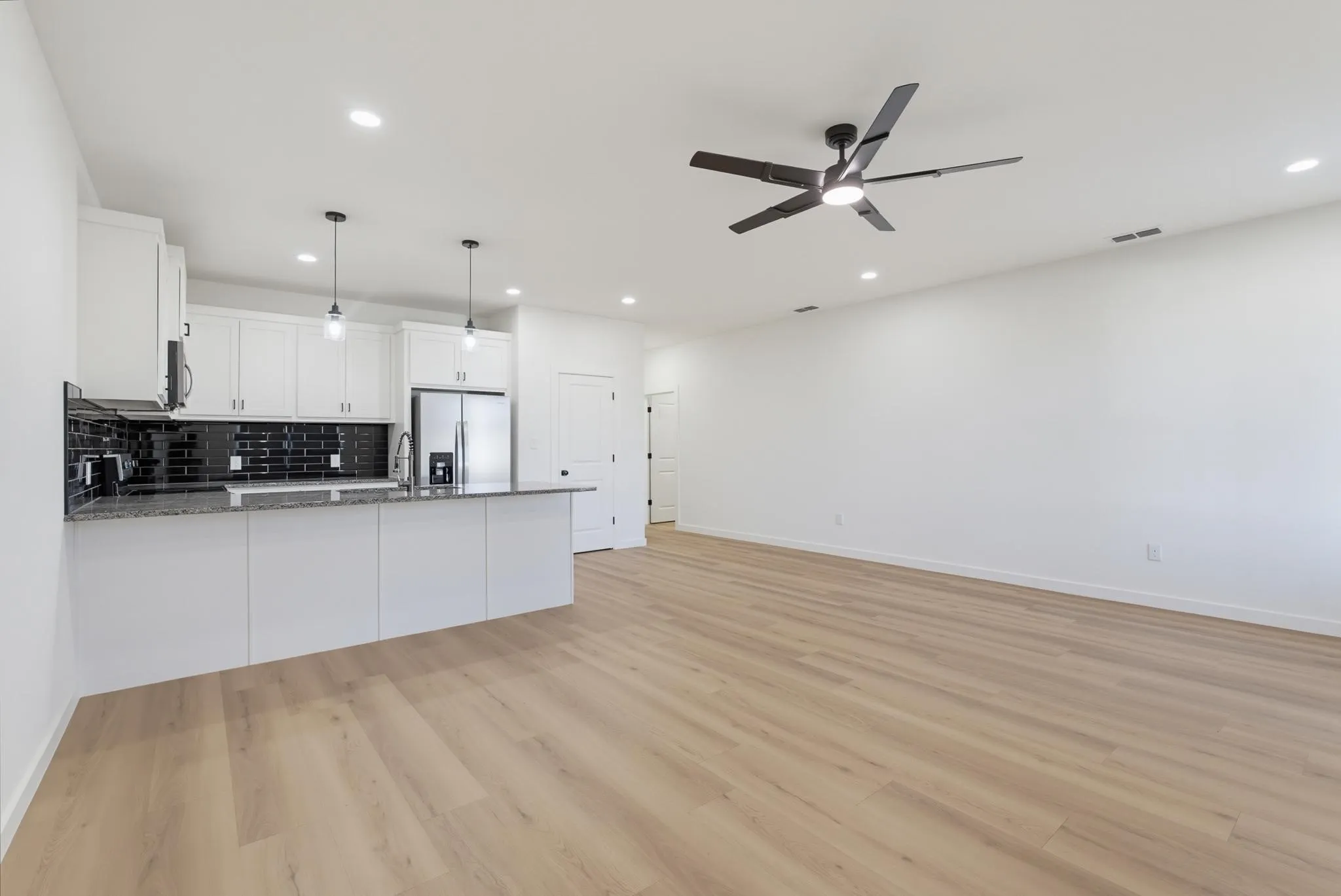 Single Family Residence For Rent in Taylor County , 7659 Lake Ridge Parkway, Abilene, Texas 79602, 3 Bedroom, 2 Bathroom, 2 Garage spaces, 1,650 Sqft, built in 2026, mls#21382036, Real Estate Agent in Abilene, Homes For Rent in Taylor county, Homes For Rent in Abilene, Realtor in Abilene Texas, Real Estate Brokerage Independent Realty Texas, Luminita Cordes Realtor