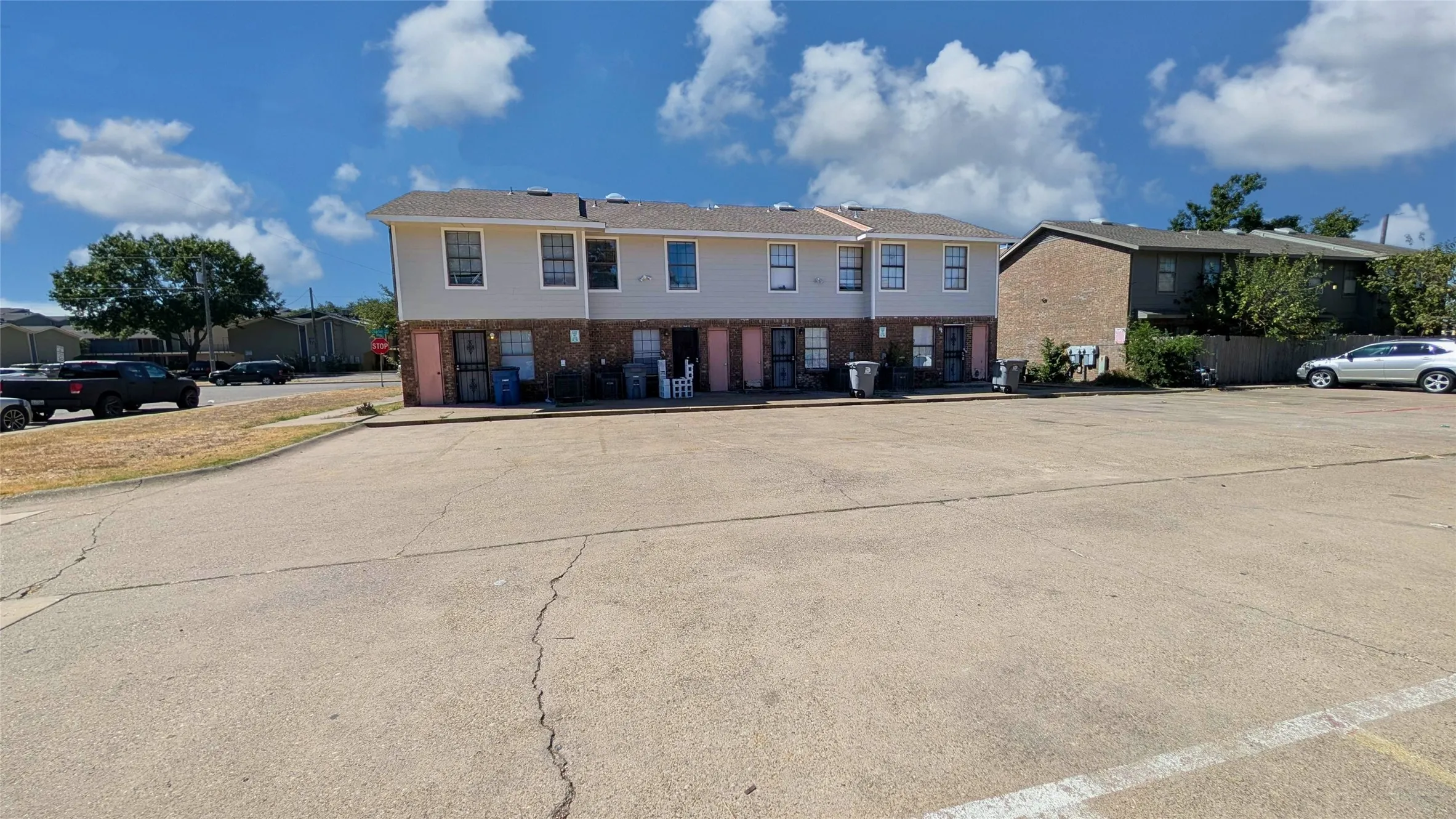 Apartment For Sale in Dallas County , 8001 Rothington Road 11, Dallas, Texas 75227, 0, 0, Garage spaces, 0 Sqft, built in 1983, mls#21383435, Real Estate Agent in Dallas, Homes For Sale in Dallas county, Homes For Sale in Dallas, Realtor in Dallas Texas, Real Estate Brokerage Independent Realty Texas, Luminita Cordes Realtor