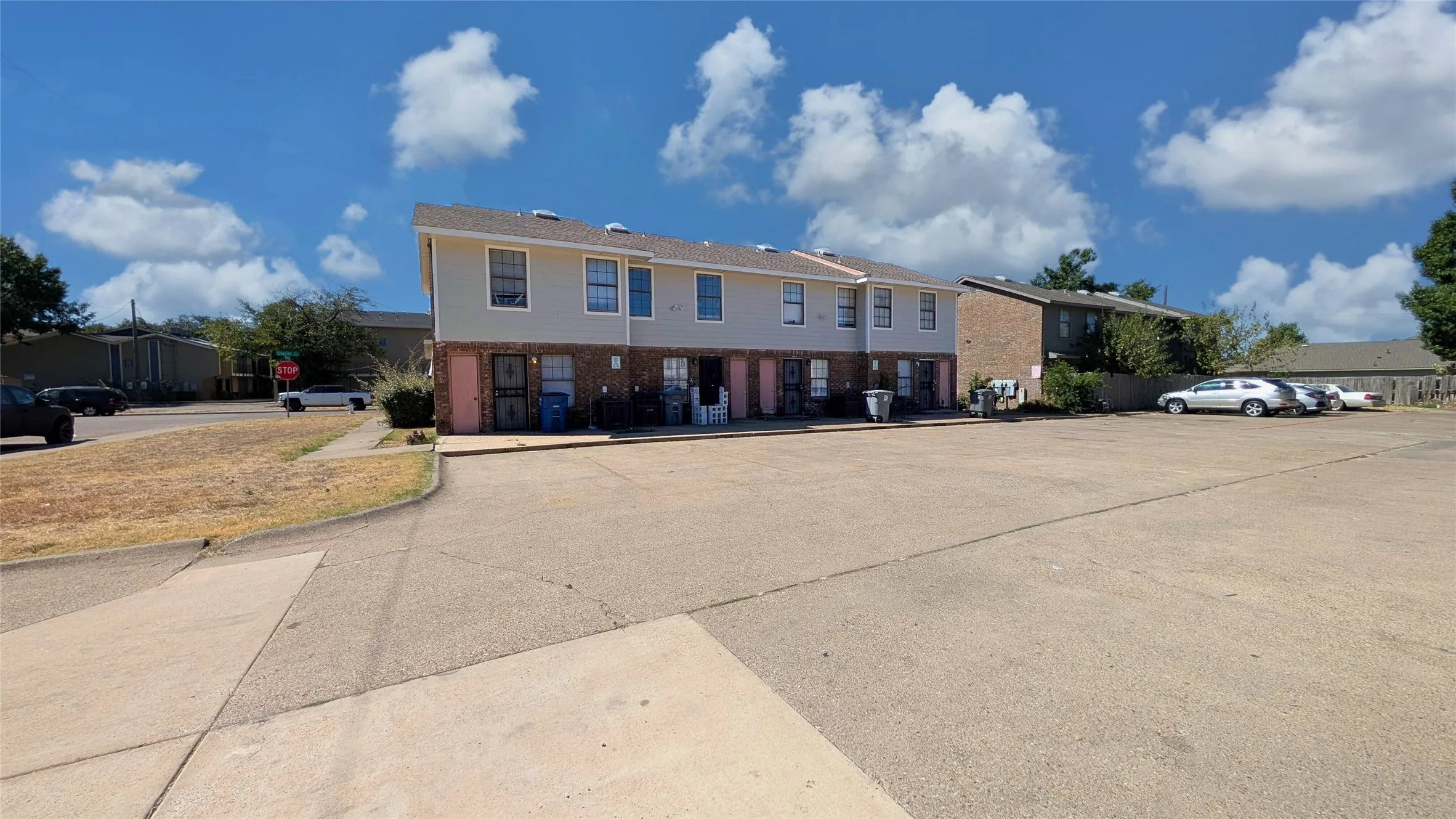 Apartment For Sale in Dallas County , 8001 Rothington Road 11, Dallas, Texas 75227, 0, 0, Garage spaces, 0 Sqft, built in 1983, mls#21383435, Real Estate Agent in Dallas, Homes For Sale in Dallas county, Homes For Sale in Dallas, Realtor in Dallas Texas, Real Estate Brokerage Independent Realty Texas, Luminita Cordes Realtor