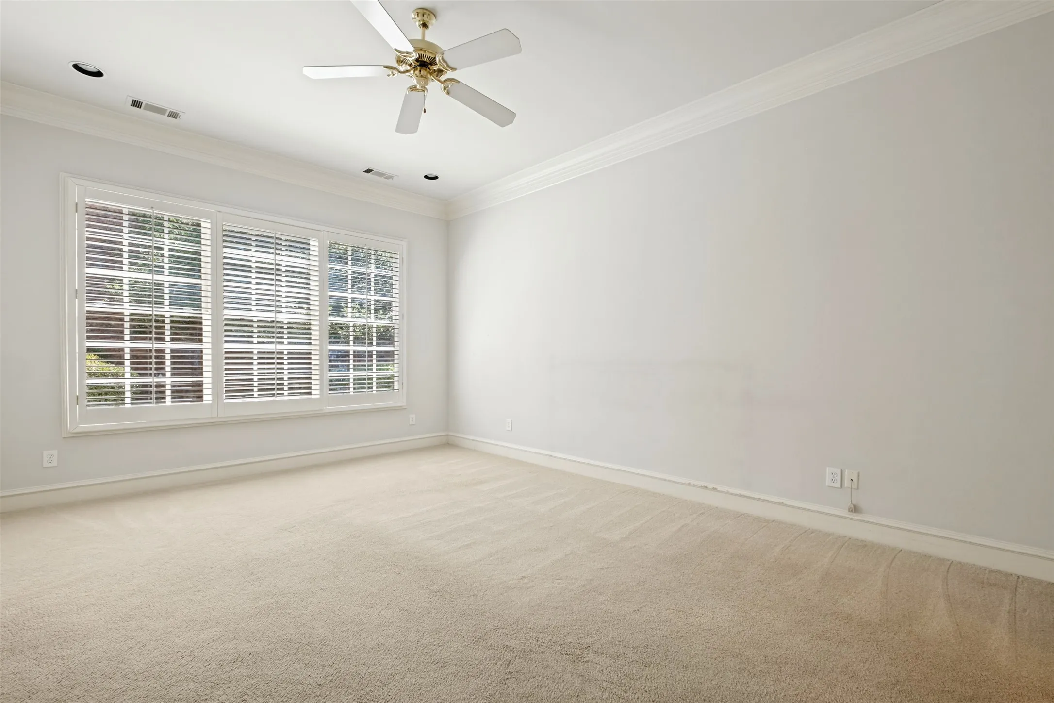 Single Family Residence For Sale in Dallas County , 7984 Caruth Court, Dallas, Texas 75225, 3 Bedroom, 3 Bathroom, 2 Garage spaces, 2,984 Sqft, built in 1994, mls#21380641, Real Estate Agent in Dallas, Homes For Sale in Dallas county, Homes For Sale in Dallas, Realtor in Dallas Texas, Real Estate Brokerage Independent Realty Texas, Luminita Cordes Realtor