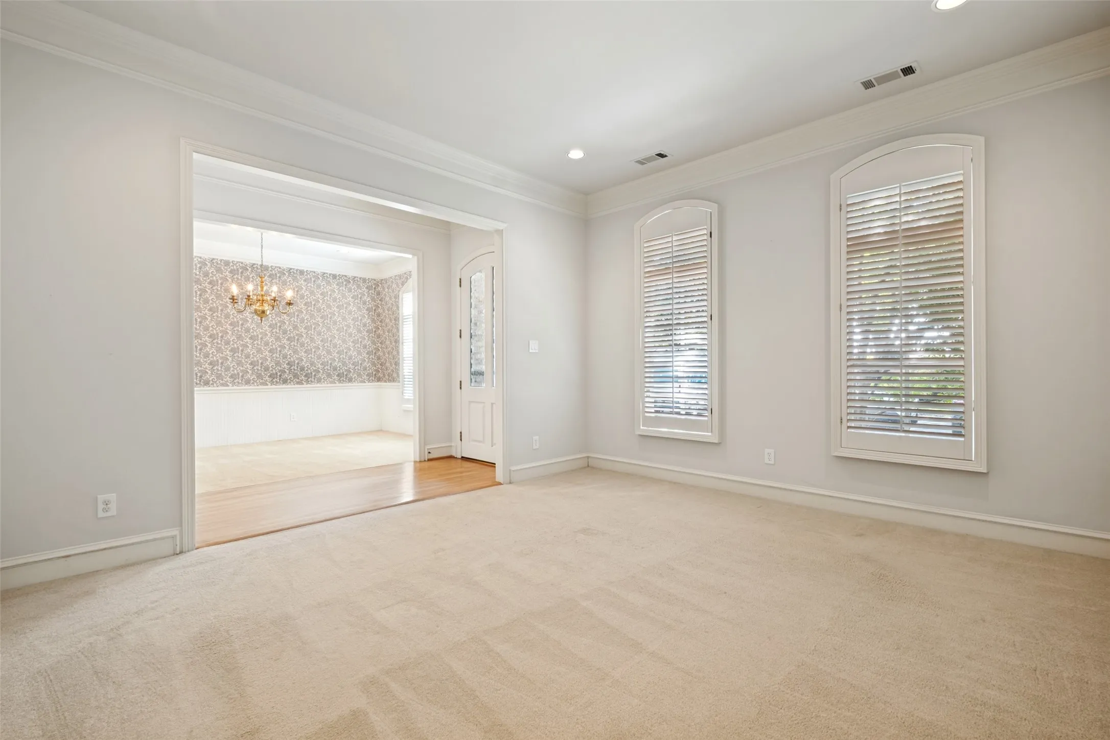Single Family Residence For Sale in Dallas County , 7984 Caruth Court, Dallas, Texas 75225, 3 Bedroom, 3 Bathroom, 2 Garage spaces, 2,984 Sqft, built in 1994, mls#21380641, Real Estate Agent in Dallas, Homes For Sale in Dallas county, Homes For Sale in Dallas, Realtor in Dallas Texas, Real Estate Brokerage Independent Realty Texas, Luminita Cordes Realtor