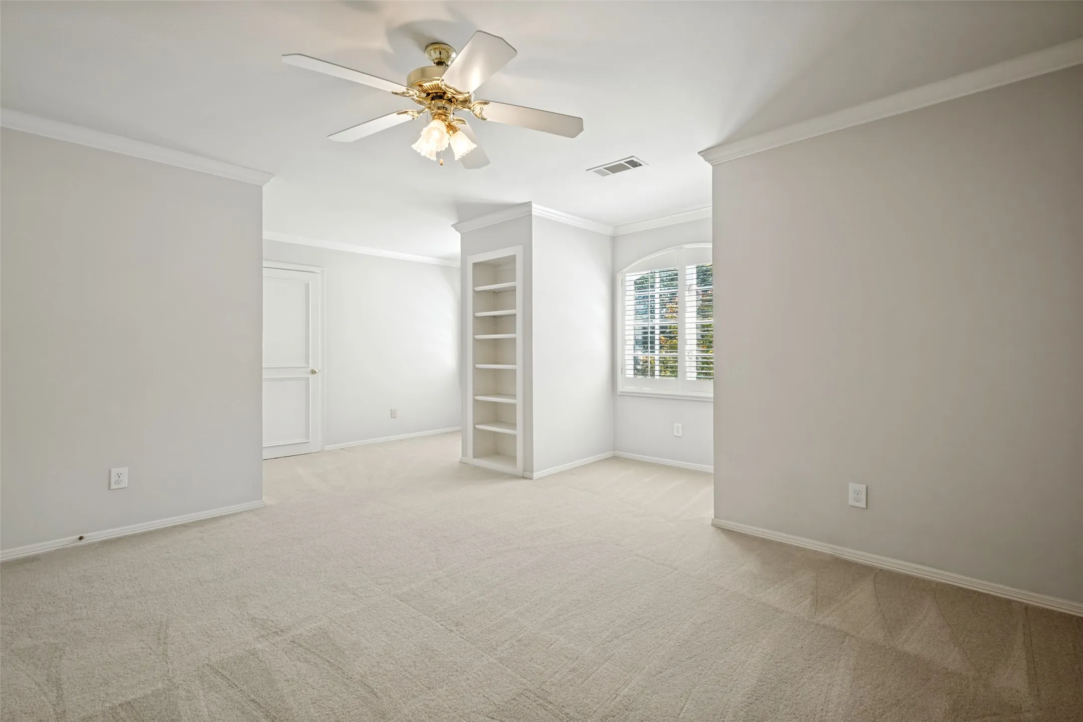 Single Family Residence For Sale in Dallas County , 7984 Caruth Court, Dallas, Texas 75225, 3 Bedroom, 3 Bathroom, 2 Garage spaces, 2,984 Sqft, built in 1994, mls#21380641, Real Estate Agent in Dallas, Homes For Sale in Dallas county, Homes For Sale in Dallas, Realtor in Dallas Texas, Real Estate Brokerage Independent Realty Texas, Luminita Cordes Realtor