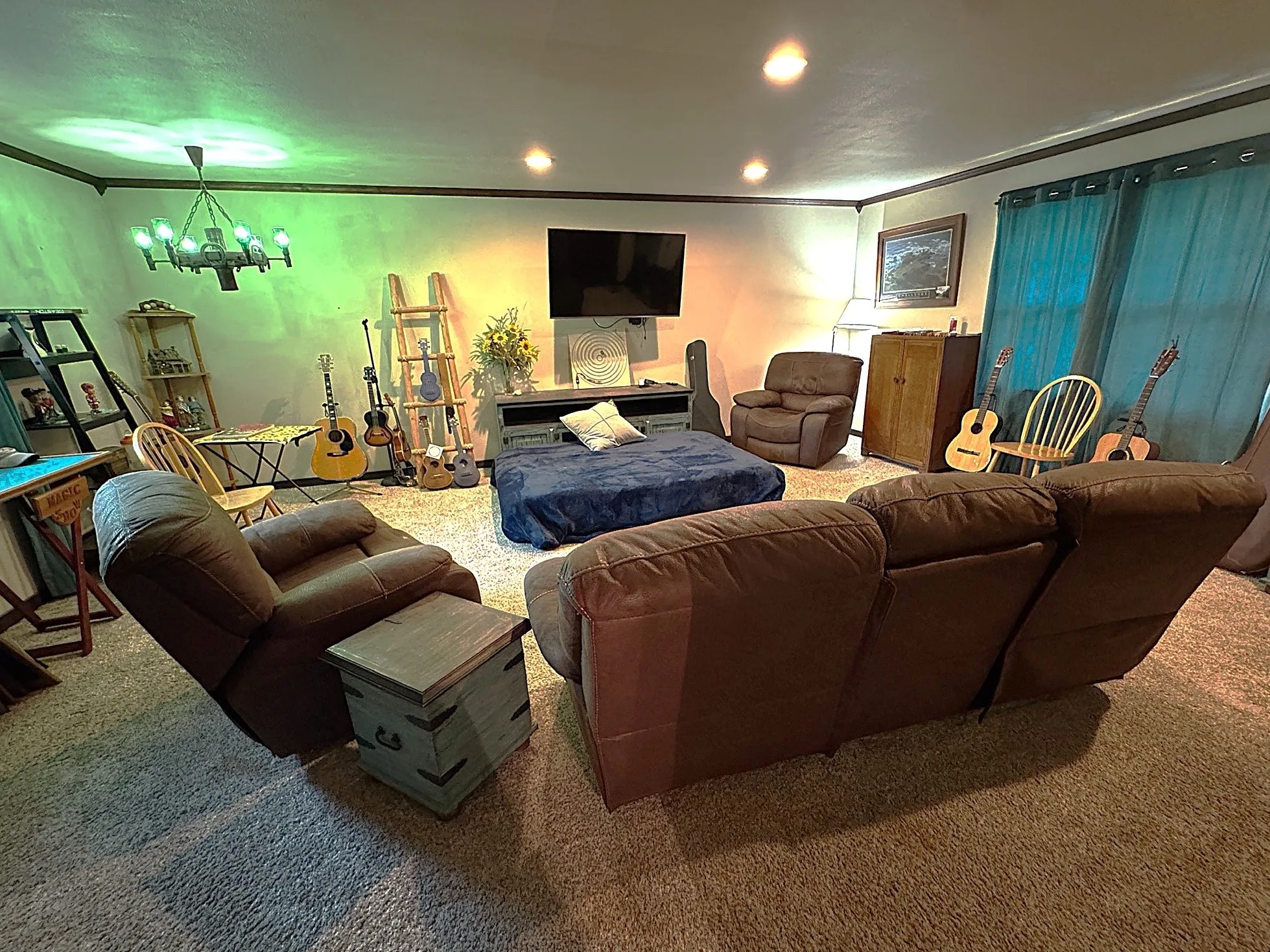 Upstairs media/ music room, can be used as an additional bedroom.