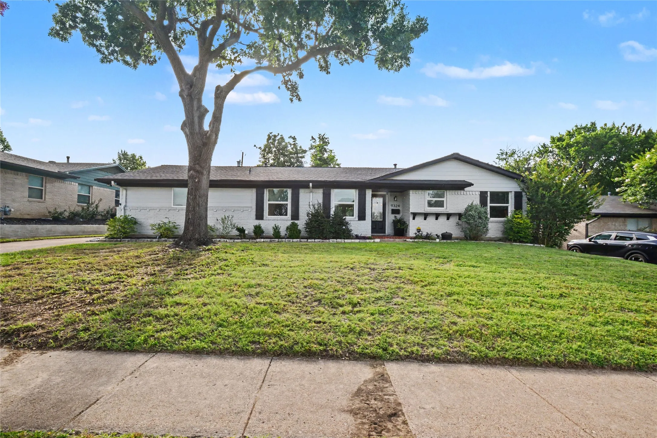 Single Family Residence For Sale in Dallas County , 9324 Clearwater Drive, Dallas, Texas 75243, 3 Bedroom, 2 Bathroom, Garage spaces, 1,863 Sqft, built in 1960, mls#21370114, Real Estate Agent in Dallas, Homes For Sale in Dallas county, Homes For Sale in Dallas, Realtor in Dallas Texas, Real Estate Brokerage Independent Realty Texas, Luminita Cordes Realtor