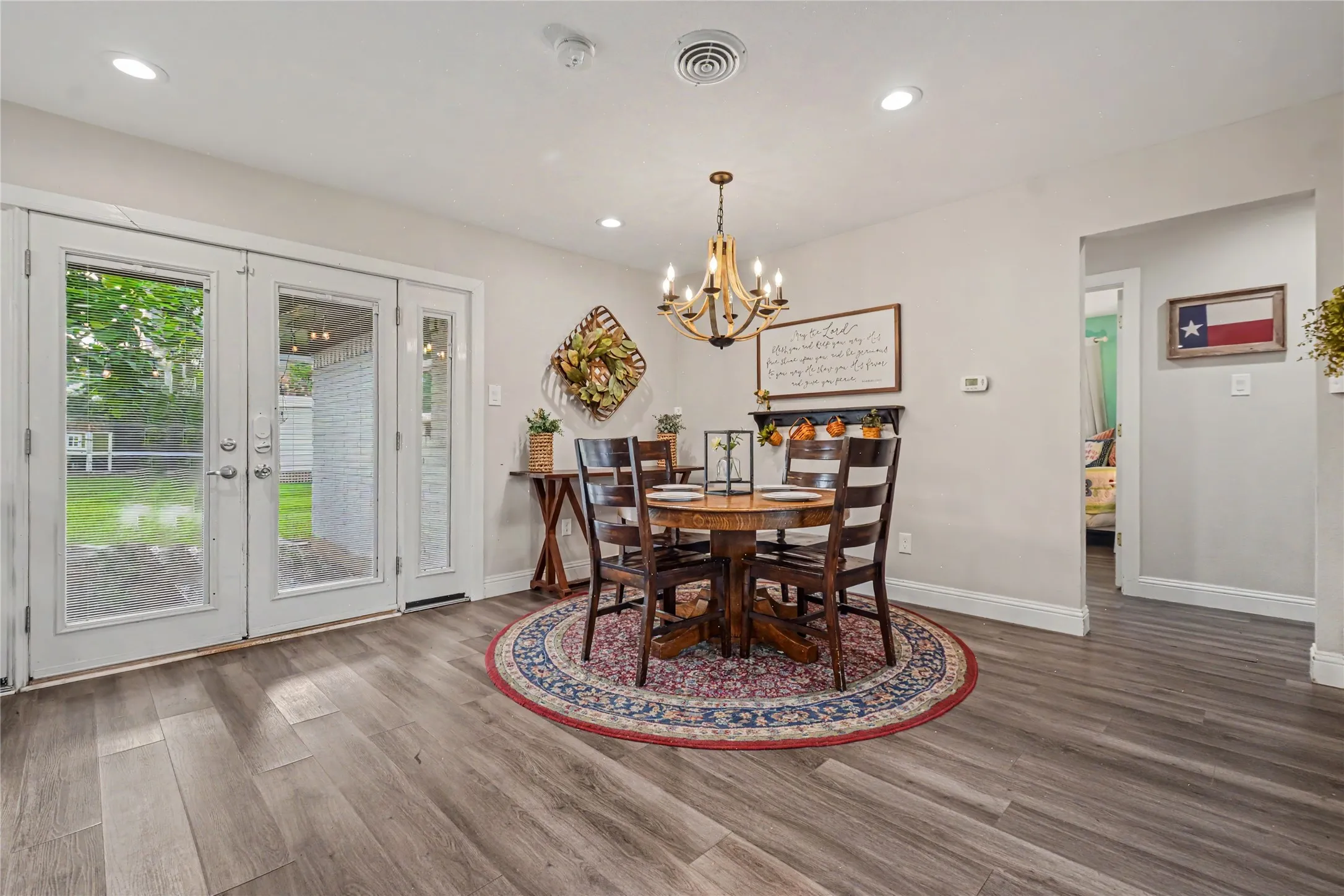 Single Family Residence For Sale in Dallas County , 9324 Clearwater Drive, Dallas, Texas 75243, 3 Bedroom, 2 Bathroom, Garage spaces, 1,863 Sqft, built in 1960, mls#21370114, Real Estate Agent in Dallas, Homes For Sale in Dallas county, Homes For Sale in Dallas, Realtor in Dallas Texas, Real Estate Brokerage Independent Realty Texas, Luminita Cordes Realtor