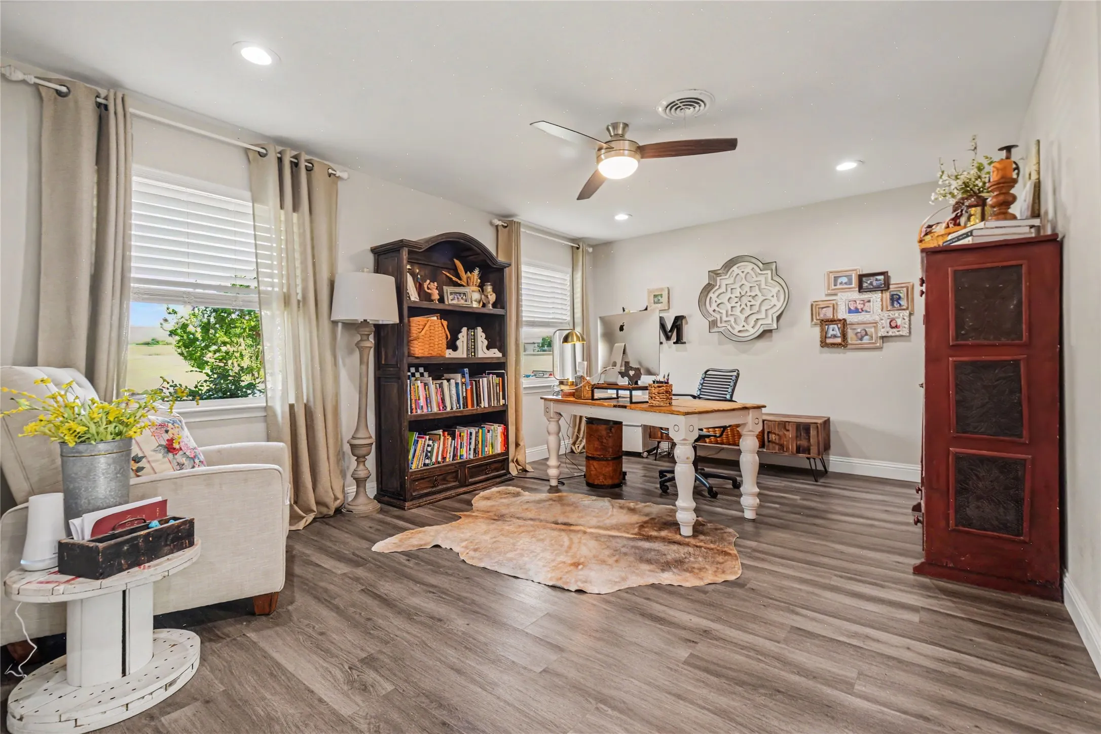 Single Family Residence For Sale in Dallas County , 9324 Clearwater Drive, Dallas, Texas 75243, 3 Bedroom, 2 Bathroom, Garage spaces, 1,863 Sqft, built in 1960, mls#21370114, Real Estate Agent in Dallas, Homes For Sale in Dallas county, Homes For Sale in Dallas, Realtor in Dallas Texas, Real Estate Brokerage Independent Realty Texas, Luminita Cordes Realtor