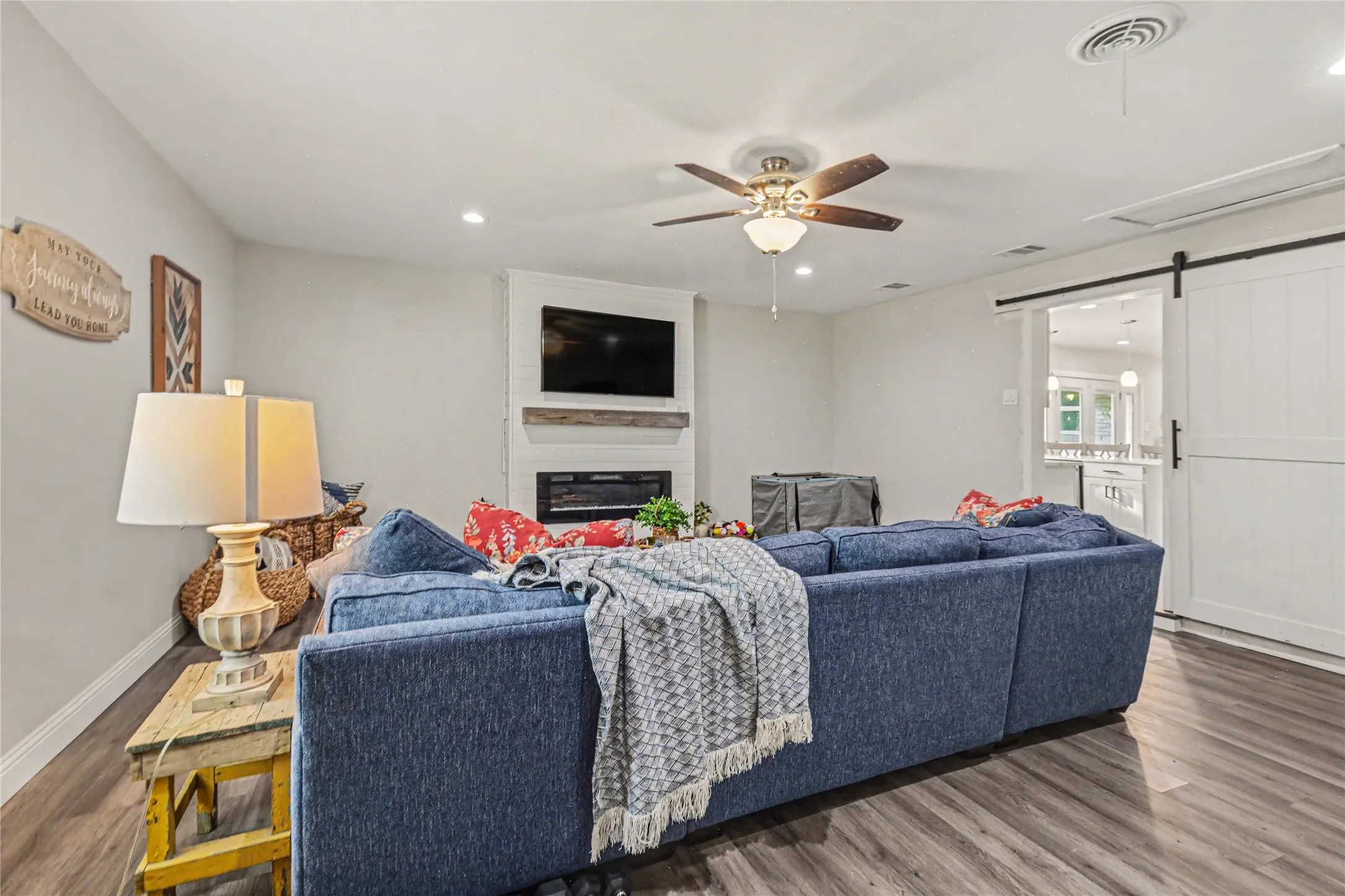 Single Family Residence For Sale in Dallas County , 9324 Clearwater Drive, Dallas, Texas 75243, 3 Bedroom, 2 Bathroom, Garage spaces, 1,863 Sqft, built in 1960, mls#21370114, Real Estate Agent in Dallas, Homes For Sale in Dallas county, Homes For Sale in Dallas, Realtor in Dallas Texas, Real Estate Brokerage Independent Realty Texas, Luminita Cordes Realtor