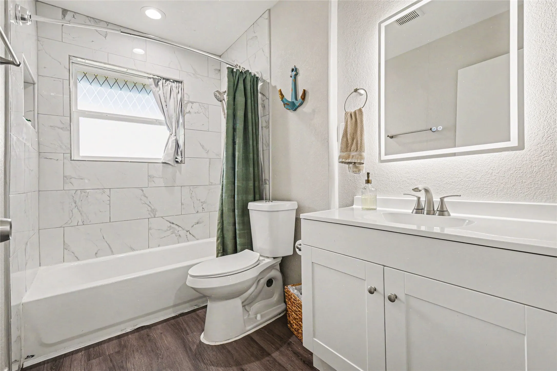 Single Family Residence For Sale in Dallas County , 9324 Clearwater Drive, Dallas, Texas 75243, 3 Bedroom, 2 Bathroom, Garage spaces, 1,863 Sqft, built in 1960, mls#21370114, Real Estate Agent in Dallas, Homes For Sale in Dallas county, Homes For Sale in Dallas, Realtor in Dallas Texas, Real Estate Brokerage Independent Realty Texas, Luminita Cordes Realtor