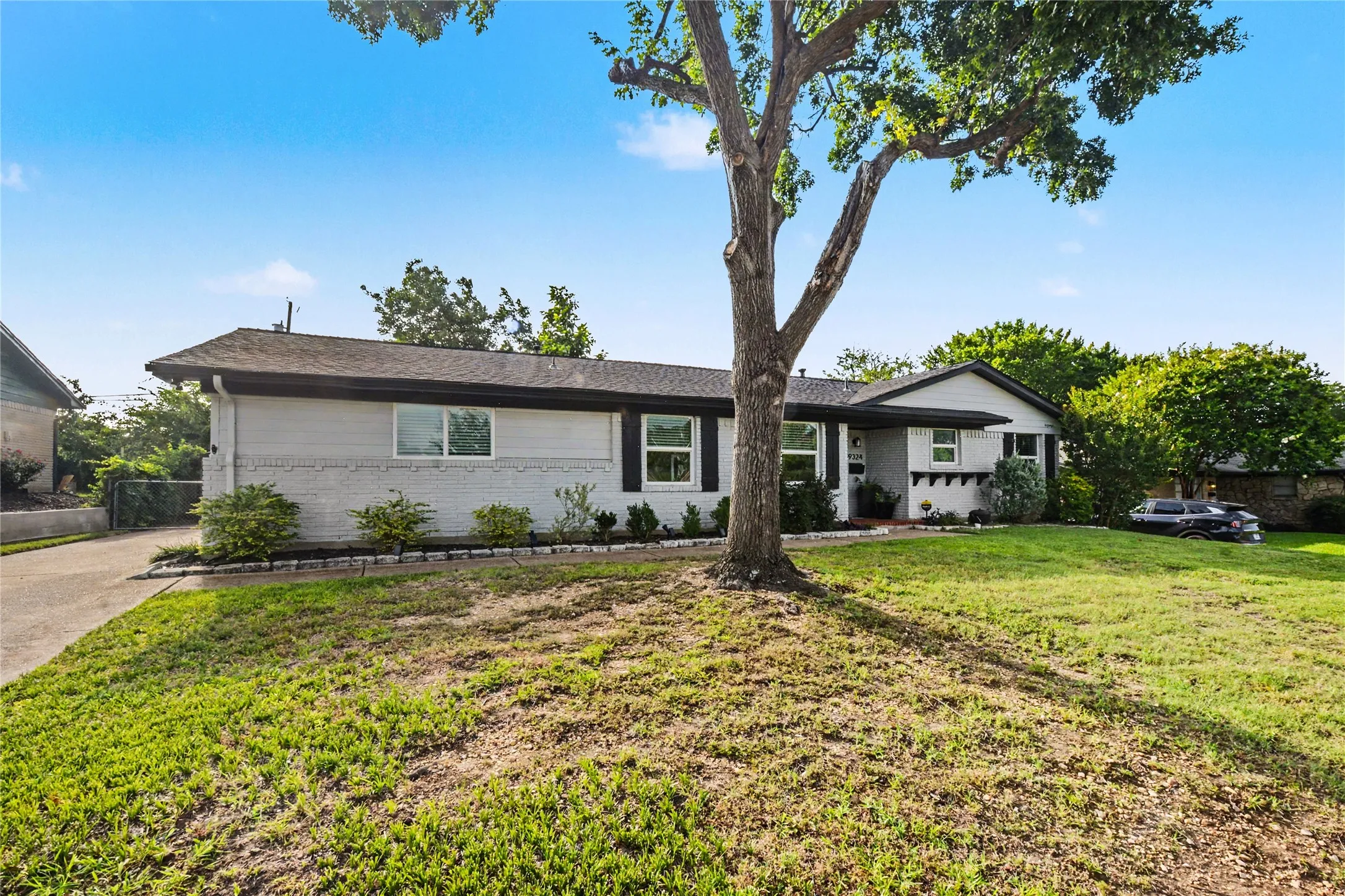 Single Family Residence For Sale in Dallas County , 9324 Clearwater Drive, Dallas, Texas 75243, 3 Bedroom, 2 Bathroom, Garage spaces, 1,863 Sqft, built in 1960, mls#21370114, Real Estate Agent in Dallas, Homes For Sale in Dallas county, Homes For Sale in Dallas, Realtor in Dallas Texas, Real Estate Brokerage Independent Realty Texas, Luminita Cordes Realtor