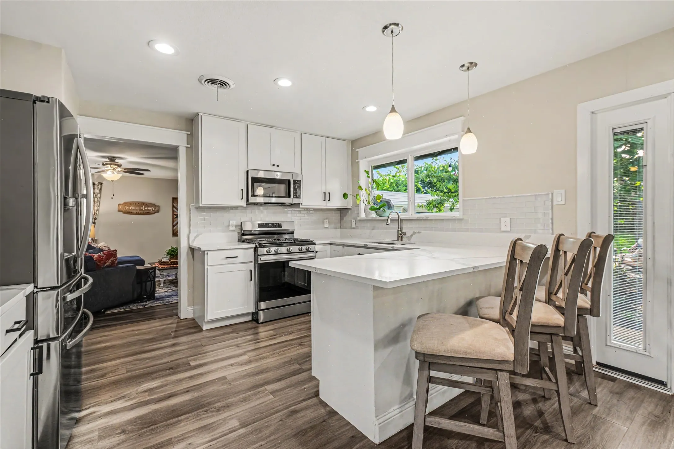 Single Family Residence For Sale in Dallas County , 9324 Clearwater Drive, Dallas, Texas 75243, 3 Bedroom, 2 Bathroom, Garage spaces, 1,863 Sqft, built in 1960, mls#21370114, Real Estate Agent in Dallas, Homes For Sale in Dallas county, Homes For Sale in Dallas, Realtor in Dallas Texas, Real Estate Brokerage Independent Realty Texas, Luminita Cordes Realtor