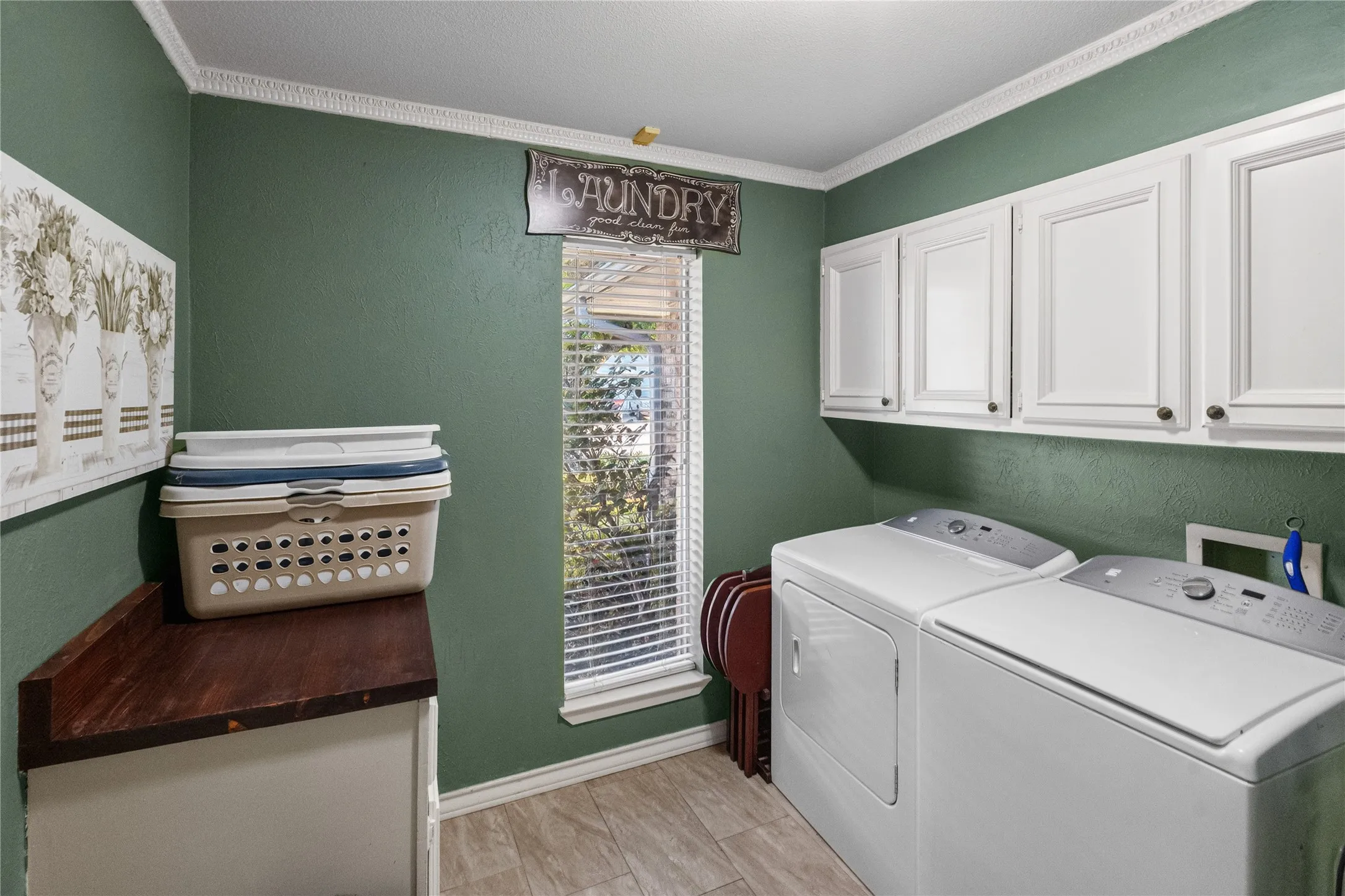 Single Family Residence For Sale in Hopkins County , 1625 Lakeshore Drive, Sulphur Springs, Texas 75482, 5 Bedroom, 3 Bathroom, 2 Garage spaces, 3,845 Sqft, built in 1971, mls#21382029, Real Estate Agent in Sulphur Springs, Homes For Sale in Hopkins county, Homes For Sale in Sulphur Springs, Realtor in Sulphur Springs Texas, Real Estate Brokerage Independent Realty Texas, Luminita Cordes Realtor