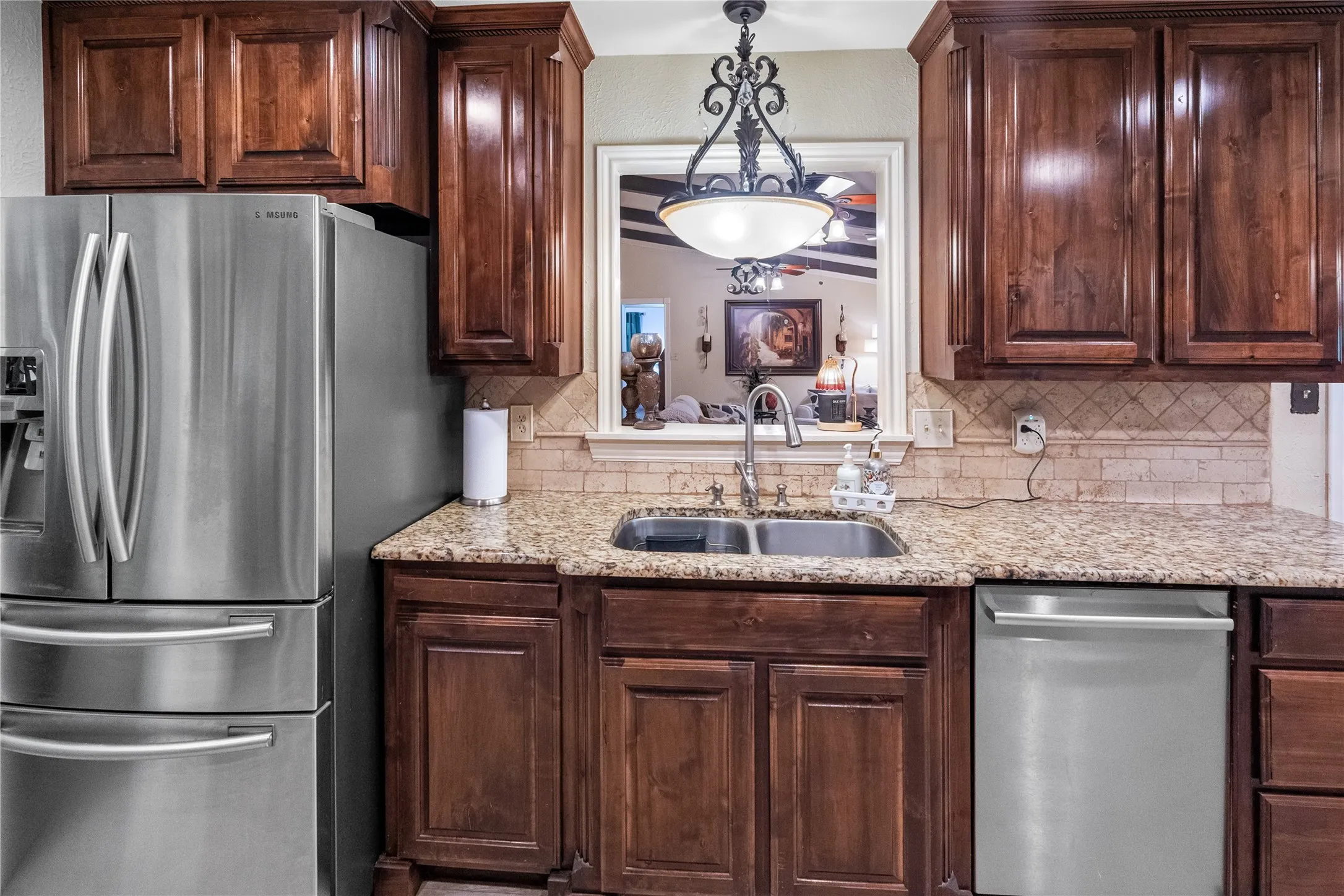 Single Family Residence For Sale in Hopkins County , 1625 Lakeshore Drive, Sulphur Springs, Texas 75482, 5 Bedroom, 3 Bathroom, 2 Garage spaces, 3,845 Sqft, built in 1971, mls#21382029, Real Estate Agent in Sulphur Springs, Homes For Sale in Hopkins county, Homes For Sale in Sulphur Springs, Realtor in Sulphur Springs Texas, Real Estate Brokerage Independent Realty Texas, Luminita Cordes Realtor