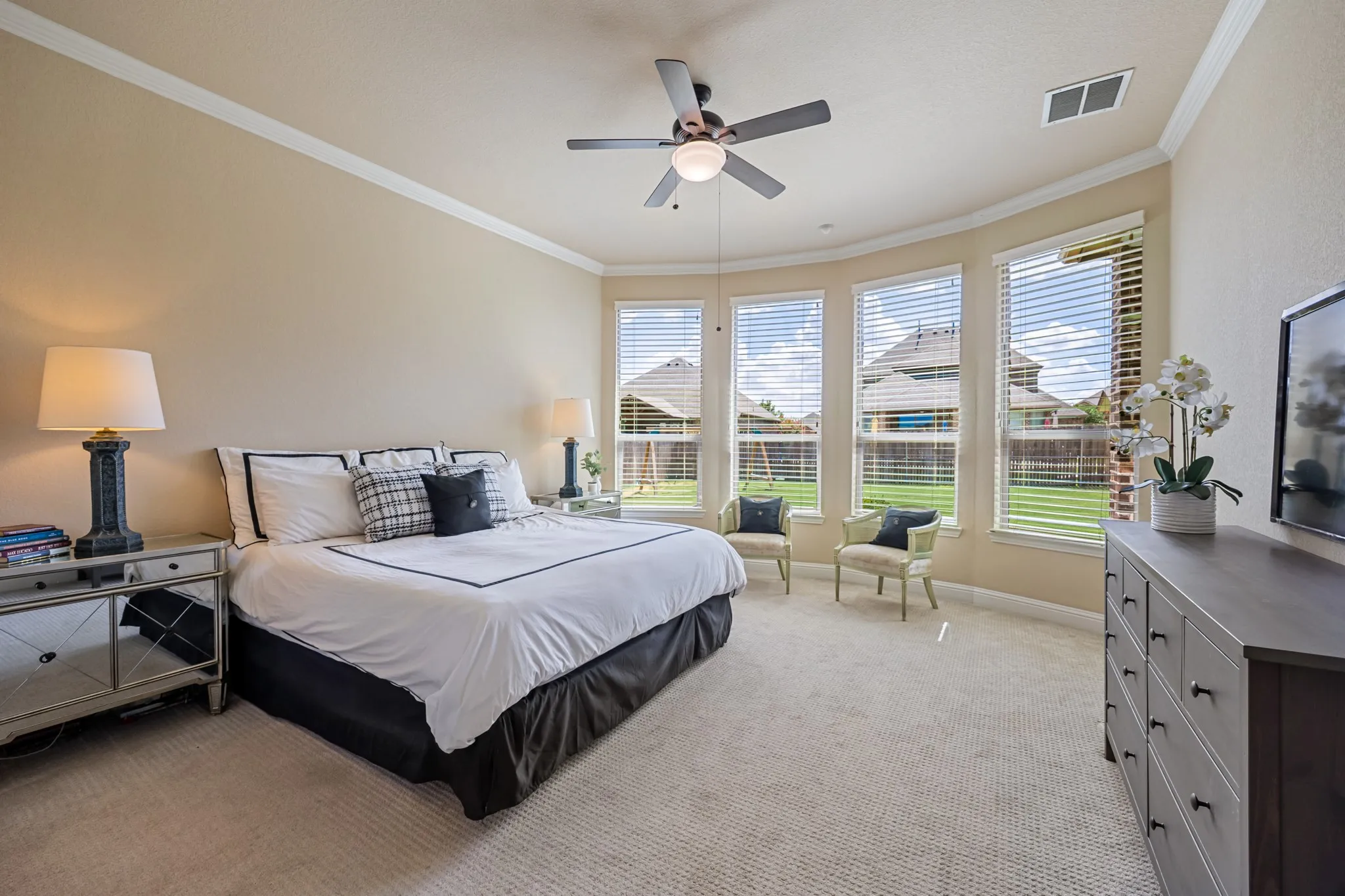 Single Family Residence For Sale in Rockwall County , 207 Charleston Lane, Fate, Texas 75189, 4 Bedroom, 4 Bathroom, 2 Garage spaces, 3,032 Sqft, built in 2012, mls#21382945, Real Estate Agent in Fate, Homes For Sale in Rockwall county, Homes For Sale in Fate, Realtor in Fate Texas, Real Estate Brokerage Independent Realty Texas, Luminita Cordes Realtor