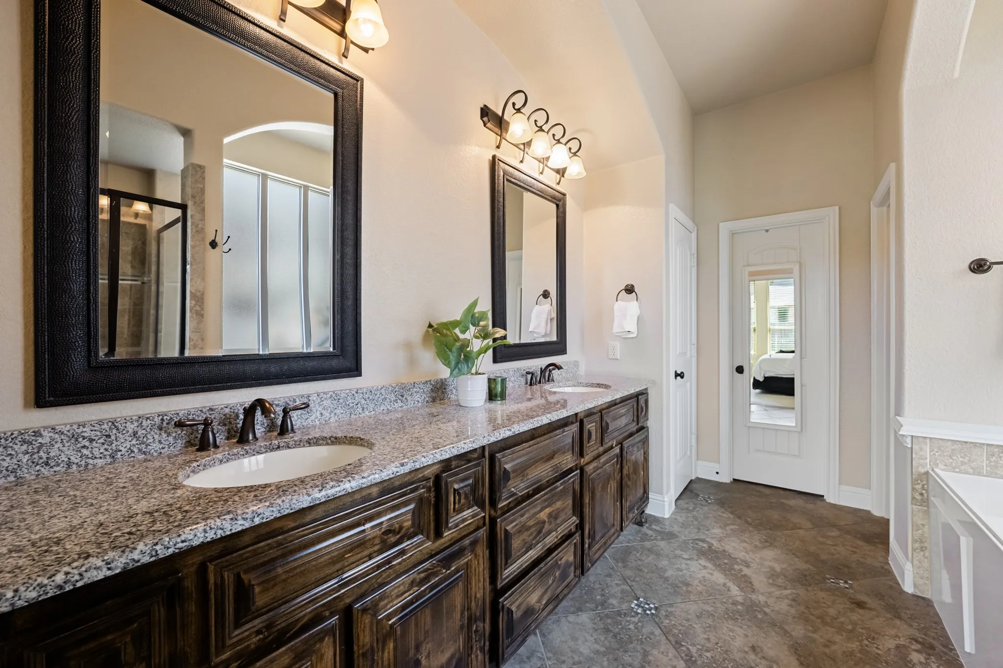 Single Family Residence For Sale in Rockwall County , 207 Charleston Lane, Fate, Texas 75189, 4 Bedroom, 4 Bathroom, 2 Garage spaces, 3,032 Sqft, built in 2012, mls#21382945, Real Estate Agent in Fate, Homes For Sale in Rockwall county, Homes For Sale in Fate, Realtor in Fate Texas, Real Estate Brokerage Independent Realty Texas, Luminita Cordes Realtor