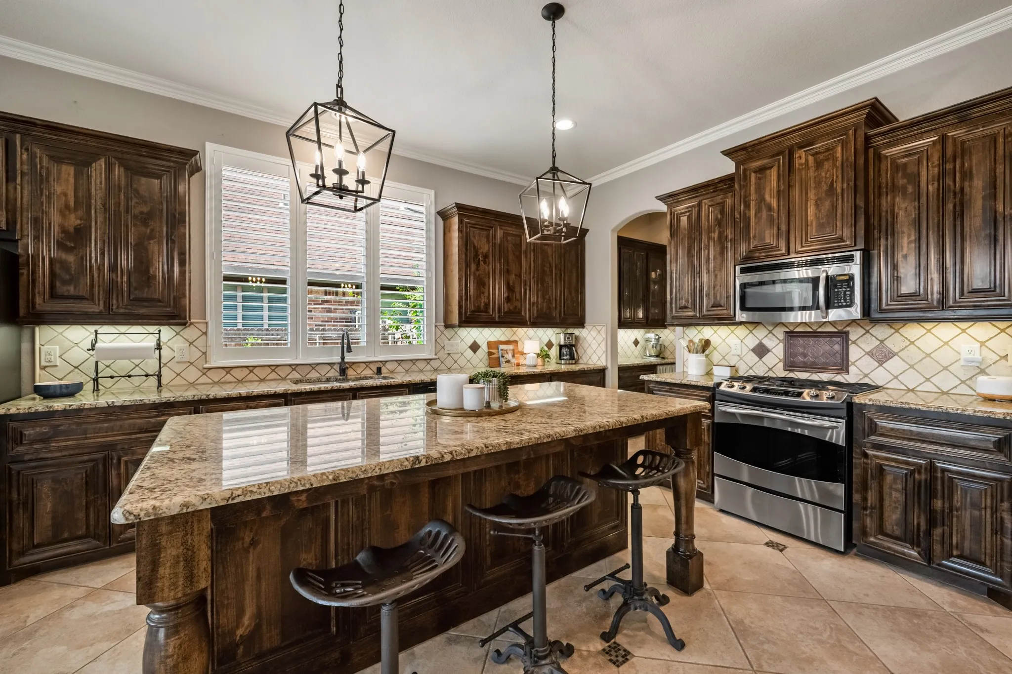 Single Family Residence For Sale in Rockwall County , 207 Charleston Lane, Fate, Texas 75189, 4 Bedroom, 4 Bathroom, 2 Garage spaces, 3,032 Sqft, built in 2012, mls#21382945, Real Estate Agent in Fate, Homes For Sale in Rockwall county, Homes For Sale in Fate, Realtor in Fate Texas, Real Estate Brokerage Independent Realty Texas, Luminita Cordes Realtor