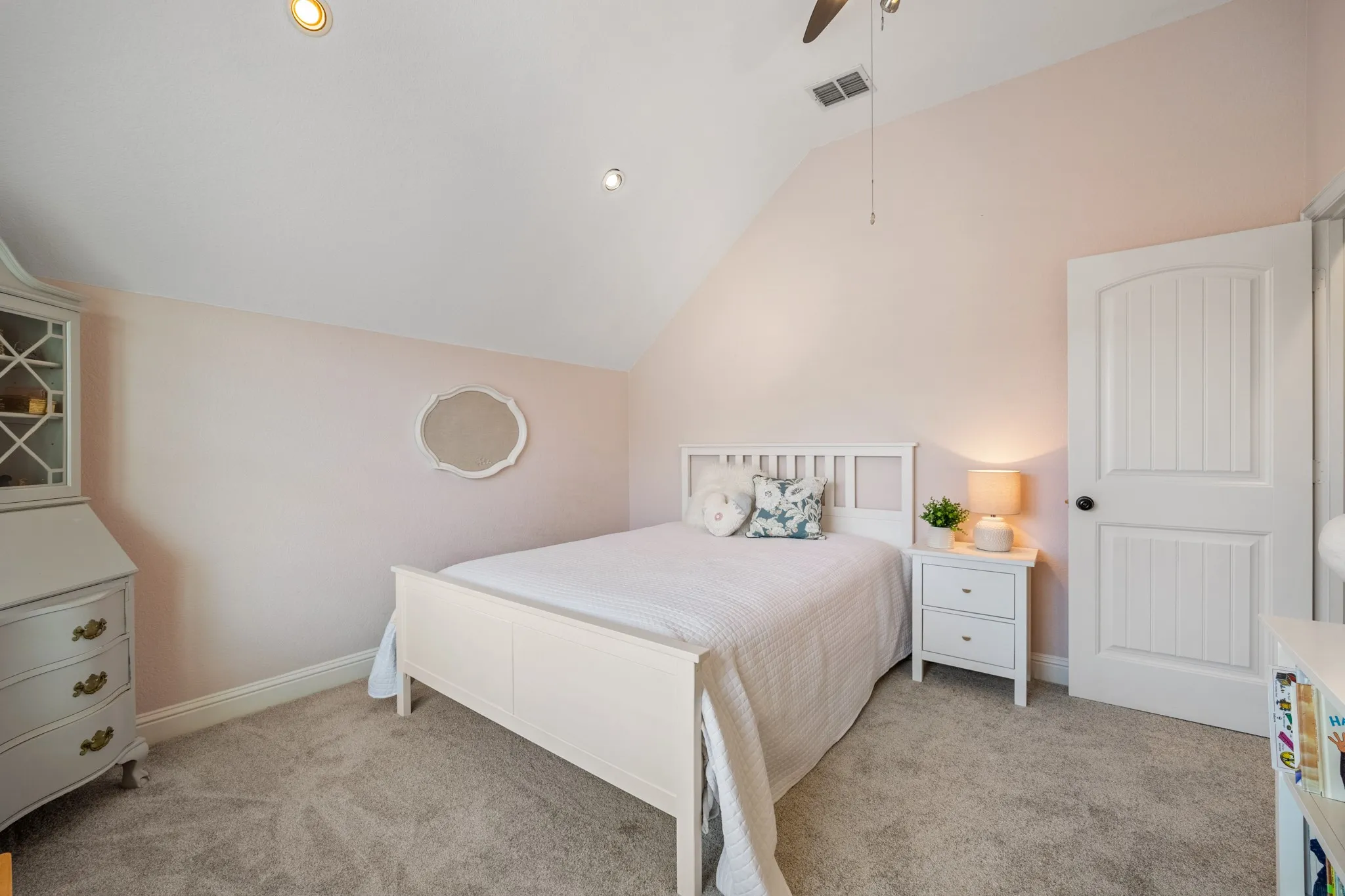 Single Family Residence For Sale in Rockwall County , 207 Charleston Lane, Fate, Texas 75189, 4 Bedroom, 4 Bathroom, 2 Garage spaces, 3,032 Sqft, built in 2012, mls#21382945, Real Estate Agent in Fate, Homes For Sale in Rockwall county, Homes For Sale in Fate, Realtor in Fate Texas, Real Estate Brokerage Independent Realty Texas, Luminita Cordes Realtor