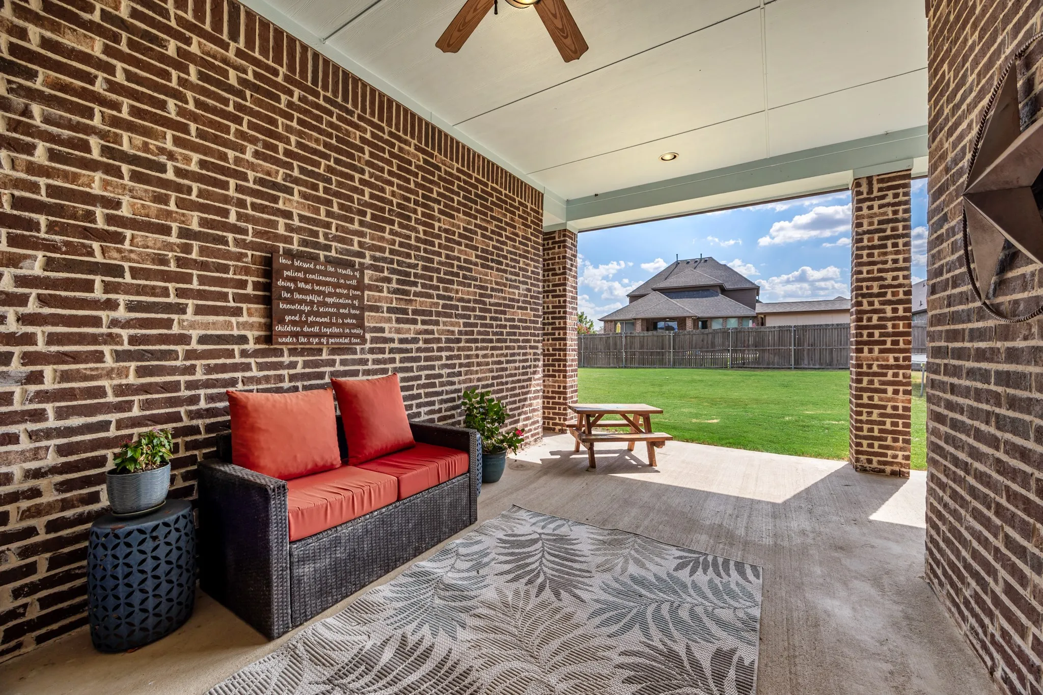 Single Family Residence For Sale in Rockwall County , 207 Charleston Lane, Fate, Texas 75189, 4 Bedroom, 4 Bathroom, 2 Garage spaces, 3,032 Sqft, built in 2012, mls#21382945, Real Estate Agent in Fate, Homes For Sale in Rockwall county, Homes For Sale in Fate, Realtor in Fate Texas, Real Estate Brokerage Independent Realty Texas, Luminita Cordes Realtor