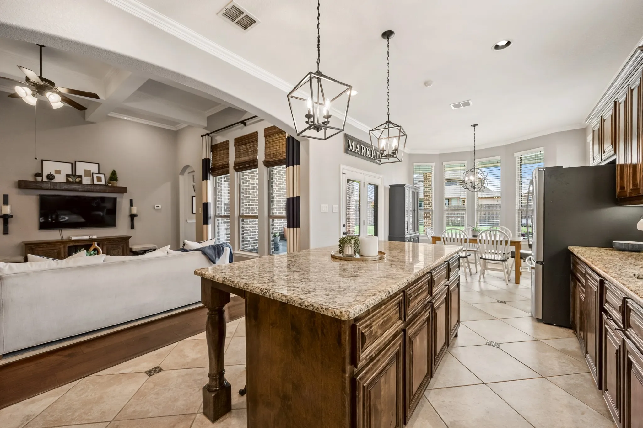 Single Family Residence For Sale in Rockwall County , 207 Charleston Lane, Fate, Texas 75189, 4 Bedroom, 4 Bathroom, 2 Garage spaces, 3,032 Sqft, built in 2012, mls#21382945, Real Estate Agent in Fate, Homes For Sale in Rockwall county, Homes For Sale in Fate, Realtor in Fate Texas, Real Estate Brokerage Independent Realty Texas, Luminita Cordes Realtor