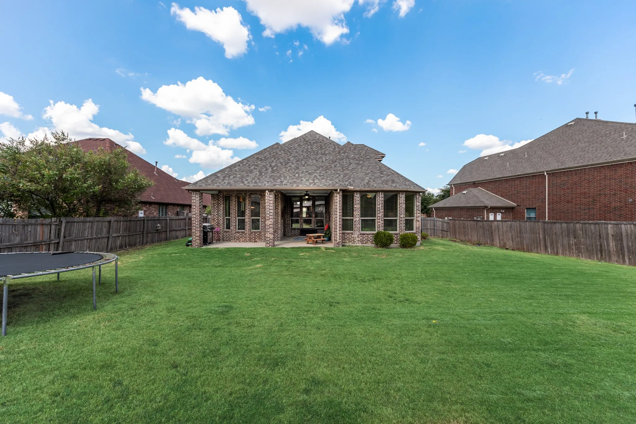 Single Family Residence For Sale in Rockwall County , 207 Charleston Lane, Fate, Texas 75189, 4 Bedroom, 4 Bathroom, 2 Garage spaces, 3,032 Sqft, built in 2012, mls#21382945, Real Estate Agent in Fate, Homes For Sale in Rockwall county, Homes For Sale in Fate, Realtor in Fate Texas, Real Estate Brokerage Independent Realty Texas, Luminita Cordes Realtor
