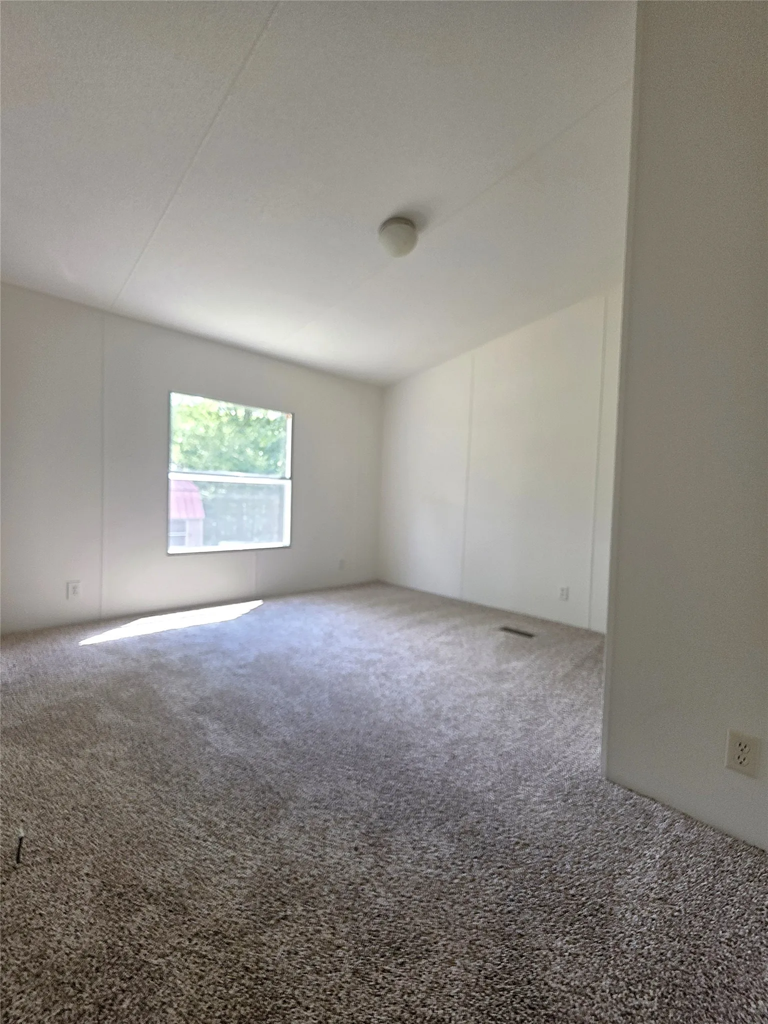 Mobile Home For Sale in Cherokee County , 942 Balmorea Drive, Bullard, Texas 75757, 4 Bedroom, 3 Bathroom, Garage spaces, 2,128 Sqft, built in 2006, mls#21383516, Real Estate Agent in Bullard, Homes For Sale in Cherokee county, Homes For Sale in Bullard, Realtor in Bullard Texas, Real Estate Brokerage Independent Realty Texas, Luminita Cordes Realtor