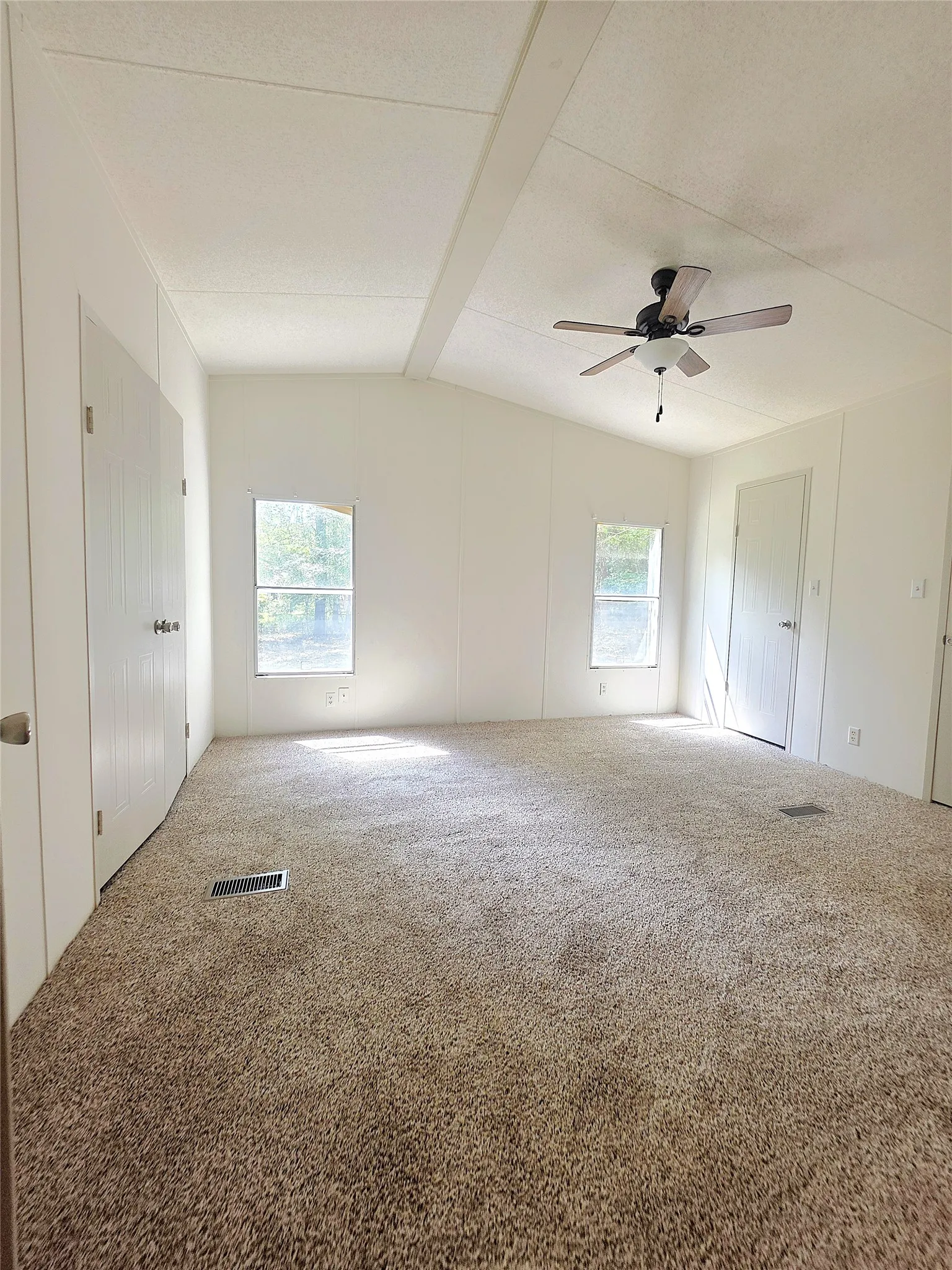 Mobile Home For Sale in Cherokee County , 942 Balmorea Drive, Bullard, Texas 75757, 4 Bedroom, 3 Bathroom, Garage spaces, 2,128 Sqft, built in 2006, mls#21383516, Real Estate Agent in Bullard, Homes For Sale in Cherokee county, Homes For Sale in Bullard, Realtor in Bullard Texas, Real Estate Brokerage Independent Realty Texas, Luminita Cordes Realtor