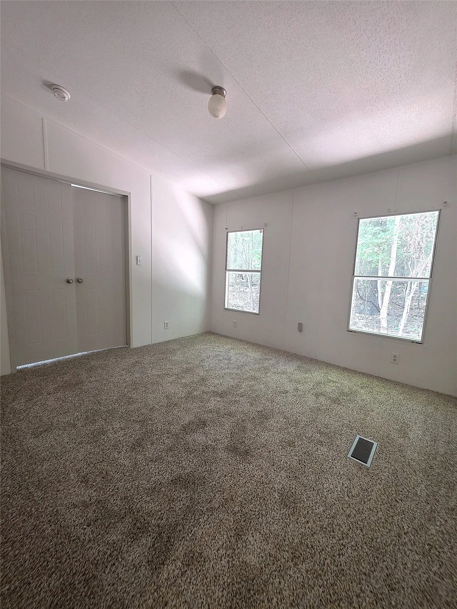 Mobile Home For Sale in Cherokee County , 942 Balmorea Drive, Bullard, Texas 75757, 4 Bedroom, 3 Bathroom, Garage spaces, 2,128 Sqft, built in 2006, mls#21383516, Real Estate Agent in Bullard, Homes For Sale in Cherokee county, Homes For Sale in Bullard, Realtor in Bullard Texas, Real Estate Brokerage Independent Realty Texas, Luminita Cordes Realtor