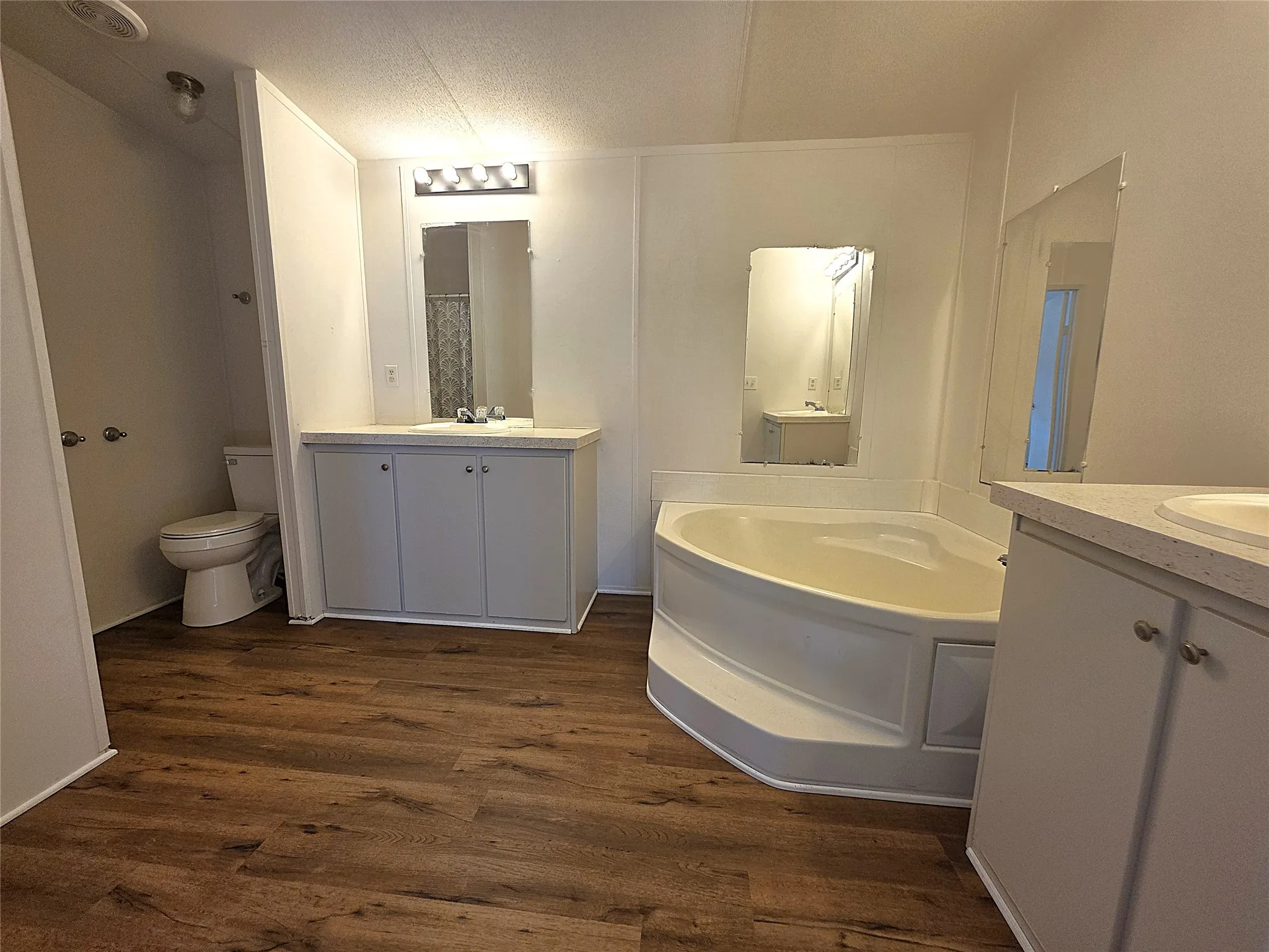 Mobile Home For Sale in Cherokee County , 942 Balmorea Drive, Bullard, Texas 75757, 4 Bedroom, 3 Bathroom, Garage spaces, 2,128 Sqft, built in 2006, mls#21383516, Real Estate Agent in Bullard, Homes For Sale in Cherokee county, Homes For Sale in Bullard, Realtor in Bullard Texas, Real Estate Brokerage Independent Realty Texas, Luminita Cordes Realtor