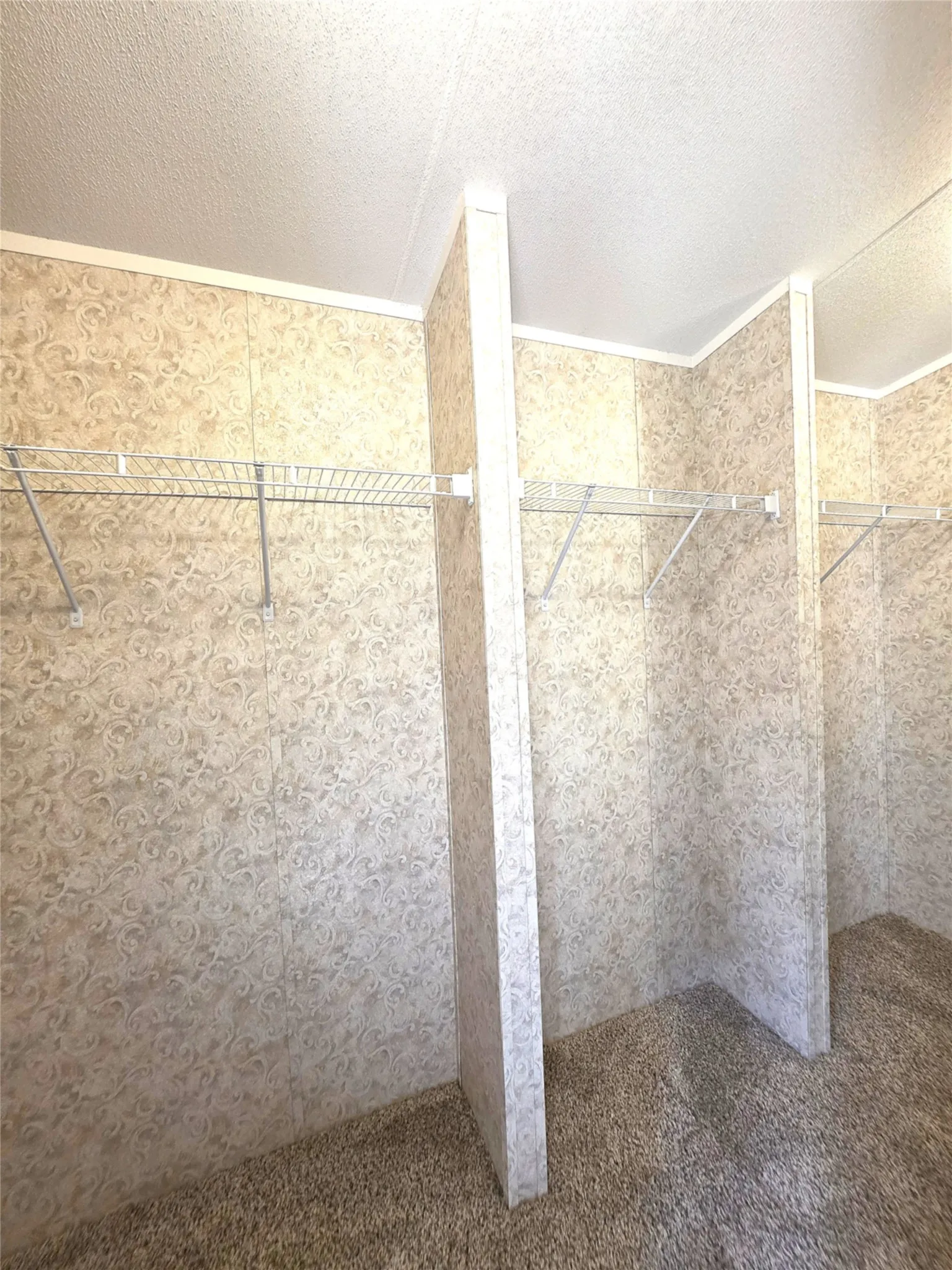 Mobile Home For Sale in Cherokee County , 942 Balmorea Drive, Bullard, Texas 75757, 4 Bedroom, 3 Bathroom, Garage spaces, 2,128 Sqft, built in 2006, mls#21383516, Real Estate Agent in Bullard, Homes For Sale in Cherokee county, Homes For Sale in Bullard, Realtor in Bullard Texas, Real Estate Brokerage Independent Realty Texas, Luminita Cordes Realtor