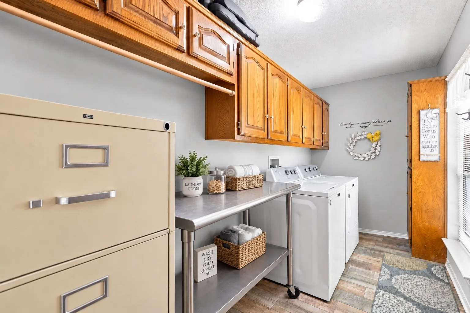 Single Family Residence For Sale in Collin County , 802 Autumn Hill Drive, Wylie, Texas 75098, 3 Bedroom, 3 Bathroom, 2 Garage spaces, 2,195 Sqft, built in 1986, mls#21382306, Real Estate Agent in Wylie, Homes For Sale in Collin county, Homes For Sale in Wylie, Realtor in Wylie Texas, Real Estate Brokerage Independent Realty Texas, Luminita Cordes Realtor