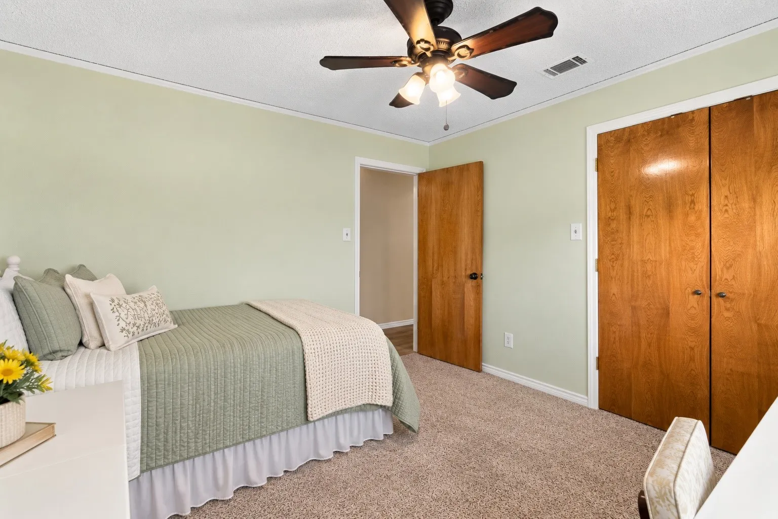 Single Family Residence For Sale in Collin County , 802 Autumn Hill Drive, Wylie, Texas 75098, 3 Bedroom, 3 Bathroom, 2 Garage spaces, 2,195 Sqft, built in 1986, mls#21382306, Real Estate Agent in Wylie, Homes For Sale in Collin county, Homes For Sale in Wylie, Realtor in Wylie Texas, Real Estate Brokerage Independent Realty Texas, Luminita Cordes Realtor