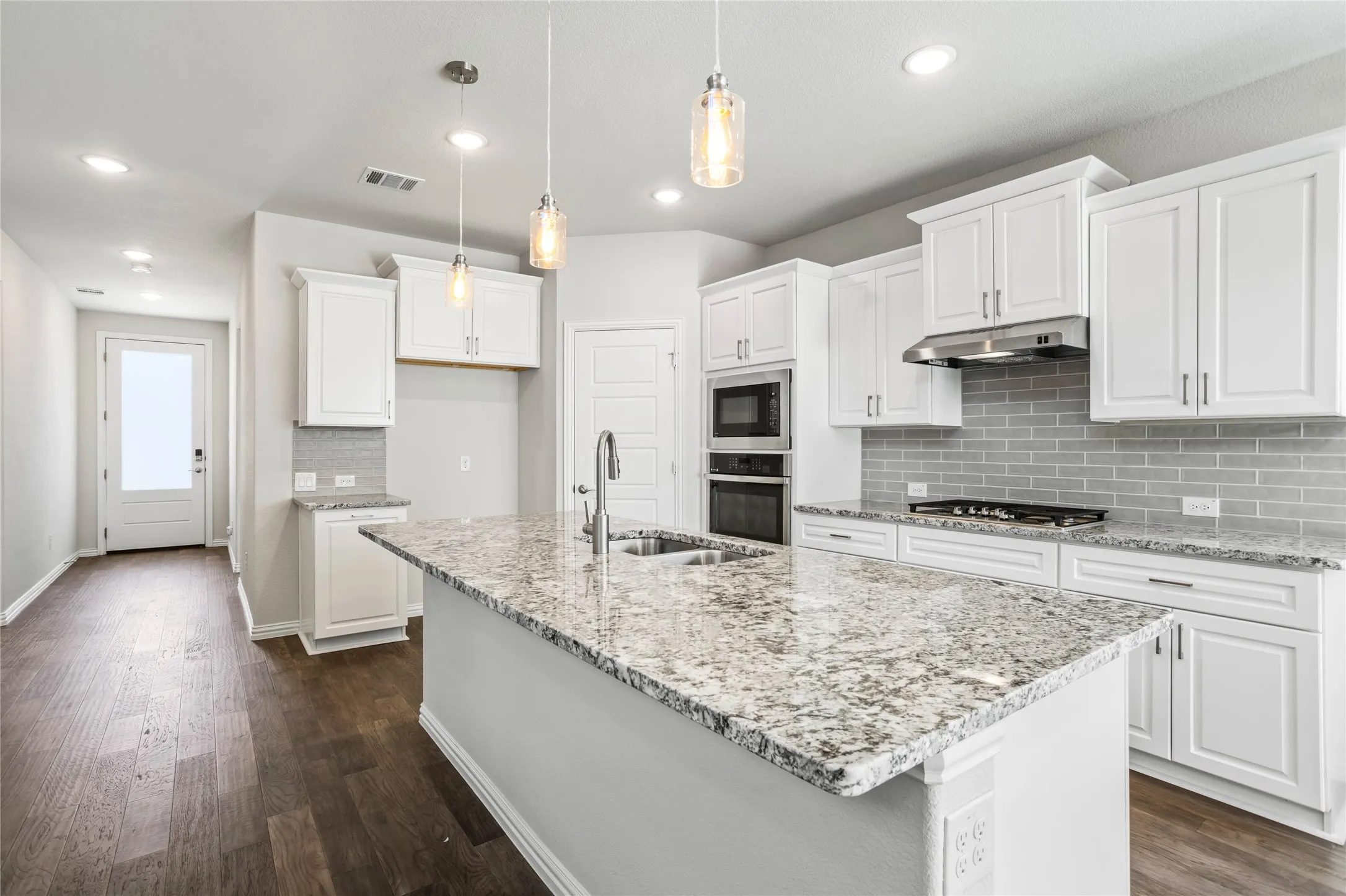 Single Family Residence For Rent in Tarrant County , 12361 Hulson Trail, Fort Worth, Texas 76052, 4 Bedroom, 3 Bathroom, 2 Garage spaces, 2,740 Sqft, built in 2021, mls#21383481, Real Estate Agent in Fort Worth, Homes For Rent in Tarrant county, Homes For Rent in Fort Worth, Realtor in Fort Worth Texas, Real Estate Brokerage Independent Realty Texas, Luminita Cordes Realtor