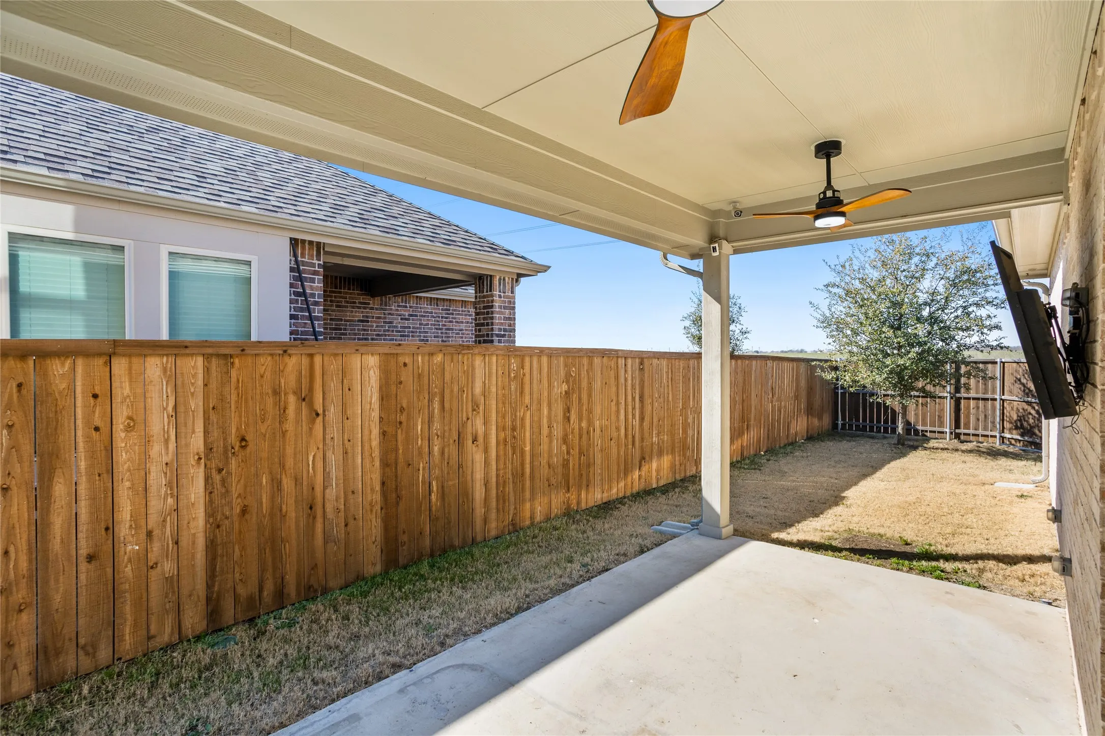 Single Family Residence For Rent in Tarrant County , 12361 Hulson Trail, Fort Worth, Texas 76052, 4 Bedroom, 3 Bathroom, 2 Garage spaces, 2,740 Sqft, built in 2021, mls#21383481, Real Estate Agent in Fort Worth, Homes For Rent in Tarrant county, Homes For Rent in Fort Worth, Realtor in Fort Worth Texas, Real Estate Brokerage Independent Realty Texas, Luminita Cordes Realtor