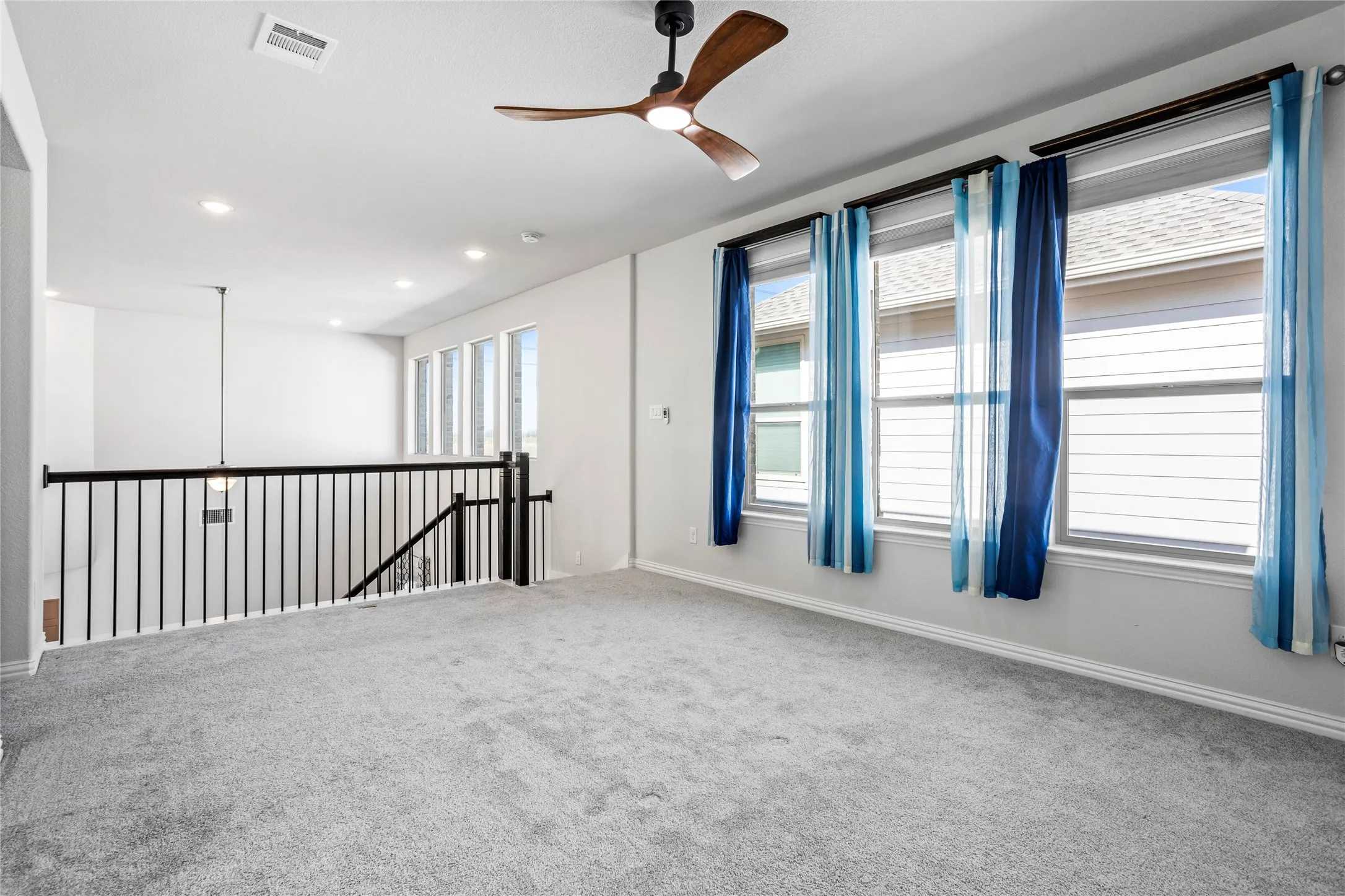 Single Family Residence For Rent in Tarrant County , 12361 Hulson Trail, Fort Worth, Texas 76052, 4 Bedroom, 3 Bathroom, 2 Garage spaces, 2,740 Sqft, built in 2021, mls#21383481, Real Estate Agent in Fort Worth, Homes For Rent in Tarrant county, Homes For Rent in Fort Worth, Realtor in Fort Worth Texas, Real Estate Brokerage Independent Realty Texas, Luminita Cordes Realtor
