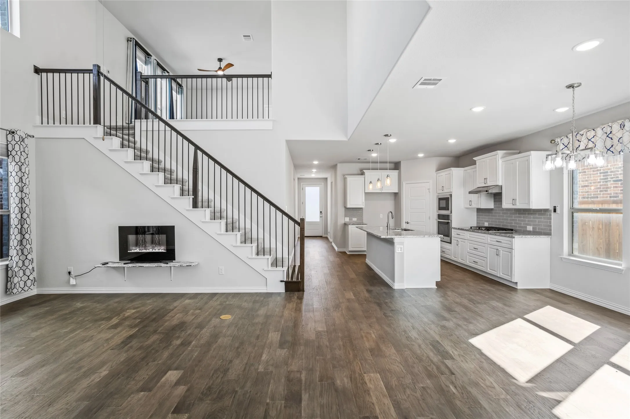 Single Family Residence For Rent in Tarrant County , 12361 Hulson Trail, Fort Worth, Texas 76052, 4 Bedroom, 3 Bathroom, 2 Garage spaces, 2,740 Sqft, built in 2021, mls#21383481, Real Estate Agent in Fort Worth, Homes For Rent in Tarrant county, Homes For Rent in Fort Worth, Realtor in Fort Worth Texas, Real Estate Brokerage Independent Realty Texas, Luminita Cordes Realtor