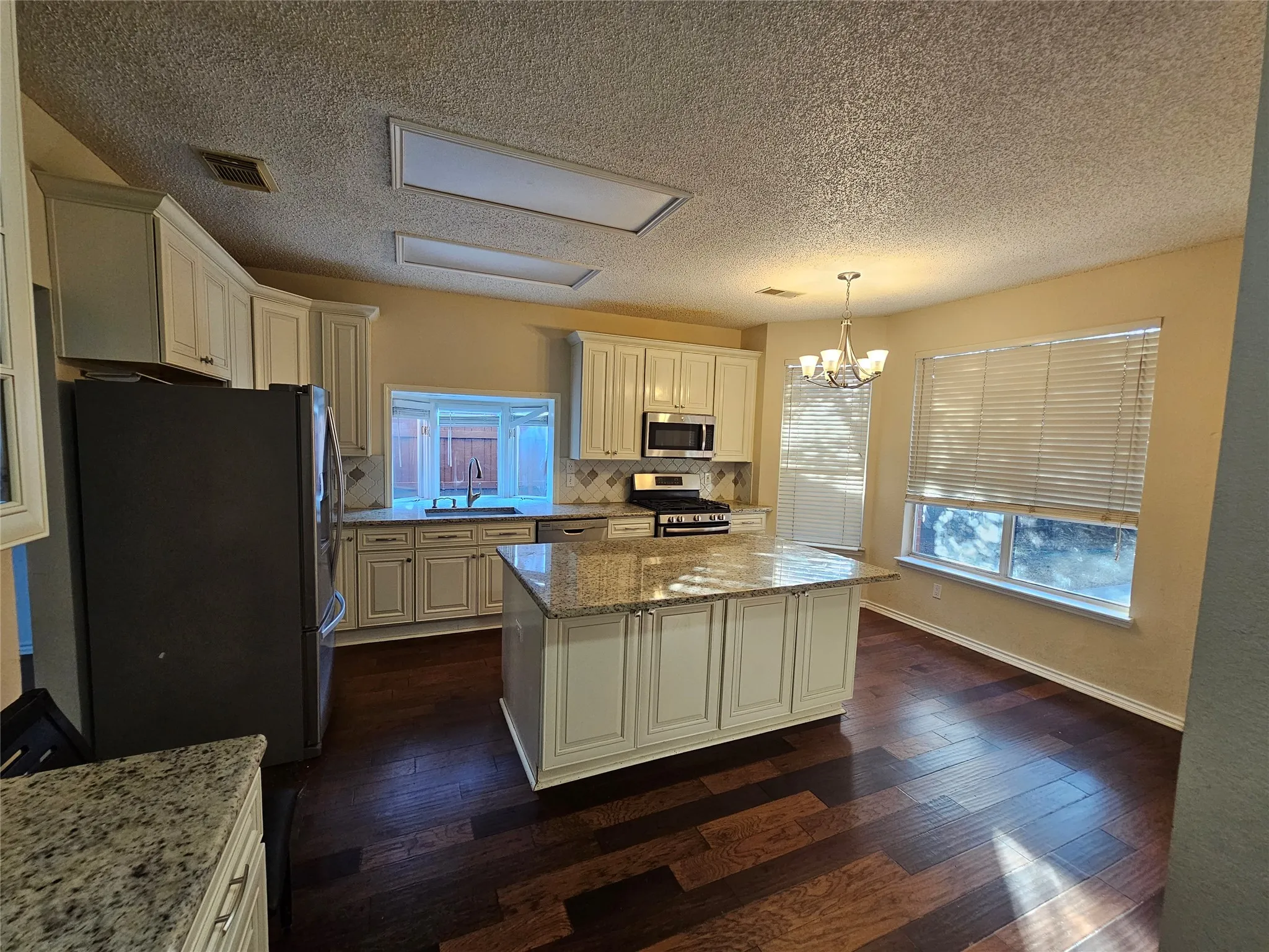 Single Family Residence For Sale in Collin County , 1508 Alamosa Drive, Plano, Texas 75023, 4 Bedroom, 3 Bathroom, 2 Garage spaces, 2,701 Sqft, built in 1990, mls#21383677, Real Estate Agent in Plano, Homes For Sale in Collin county, Homes For Sale in Plano, Realtor in Plano Texas, Real Estate Brokerage Independent Realty Texas, Luminita Cordes Realtor